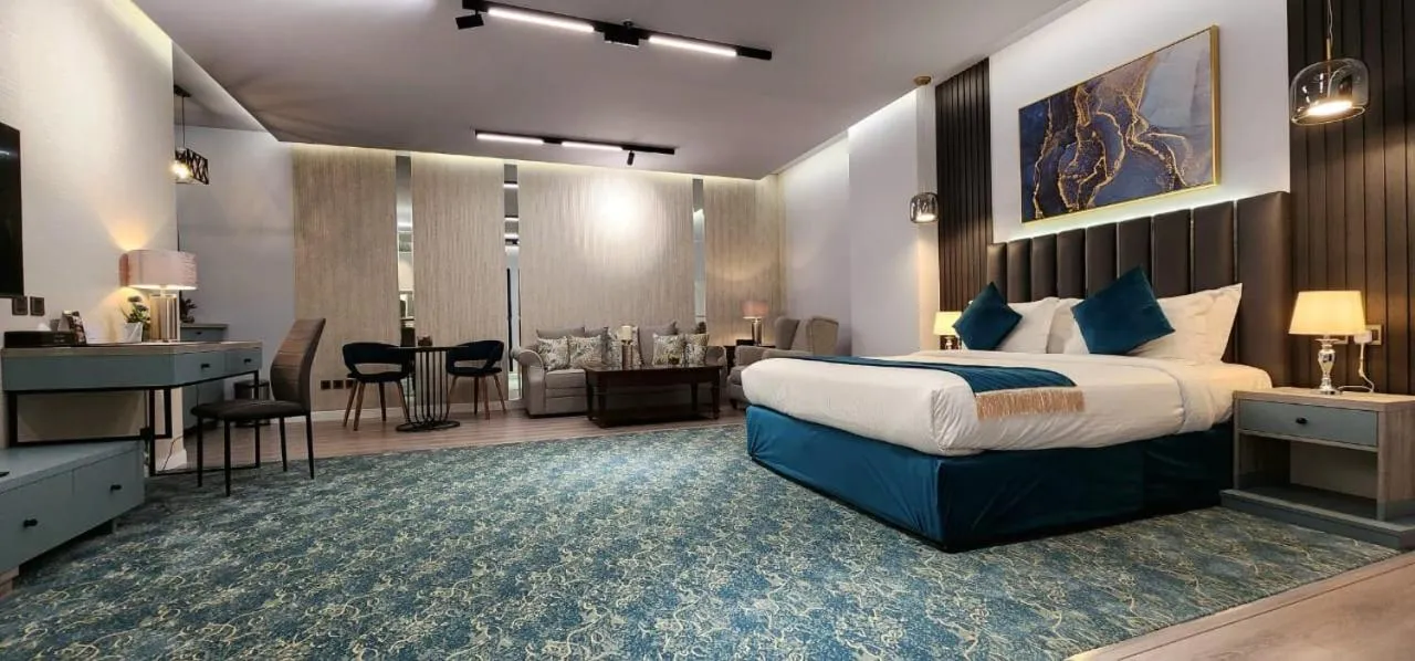 Photo of the whole room, Bed in Qasr Al Sahab