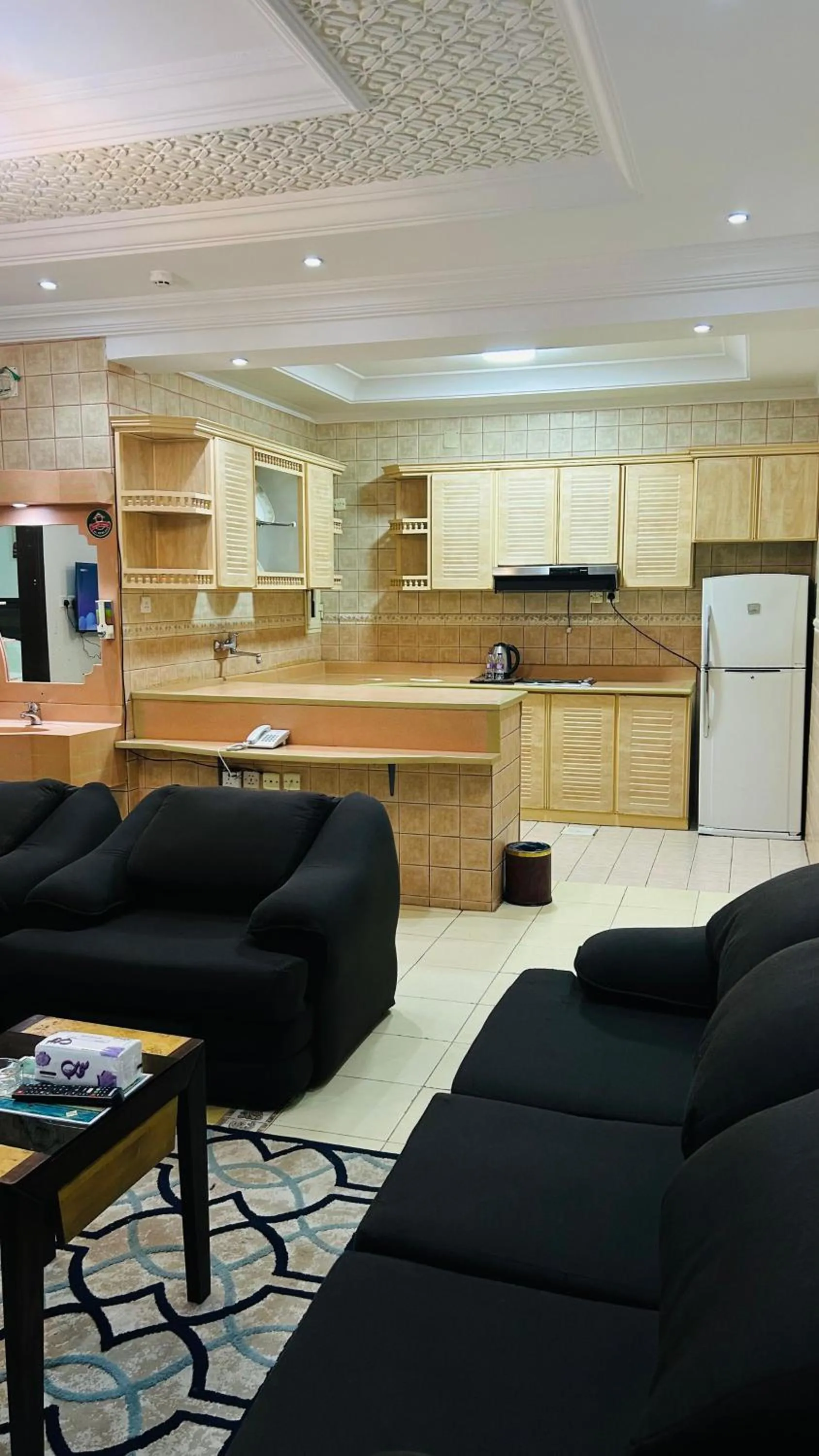 Restaurant/places to eat in Seasons Apartments