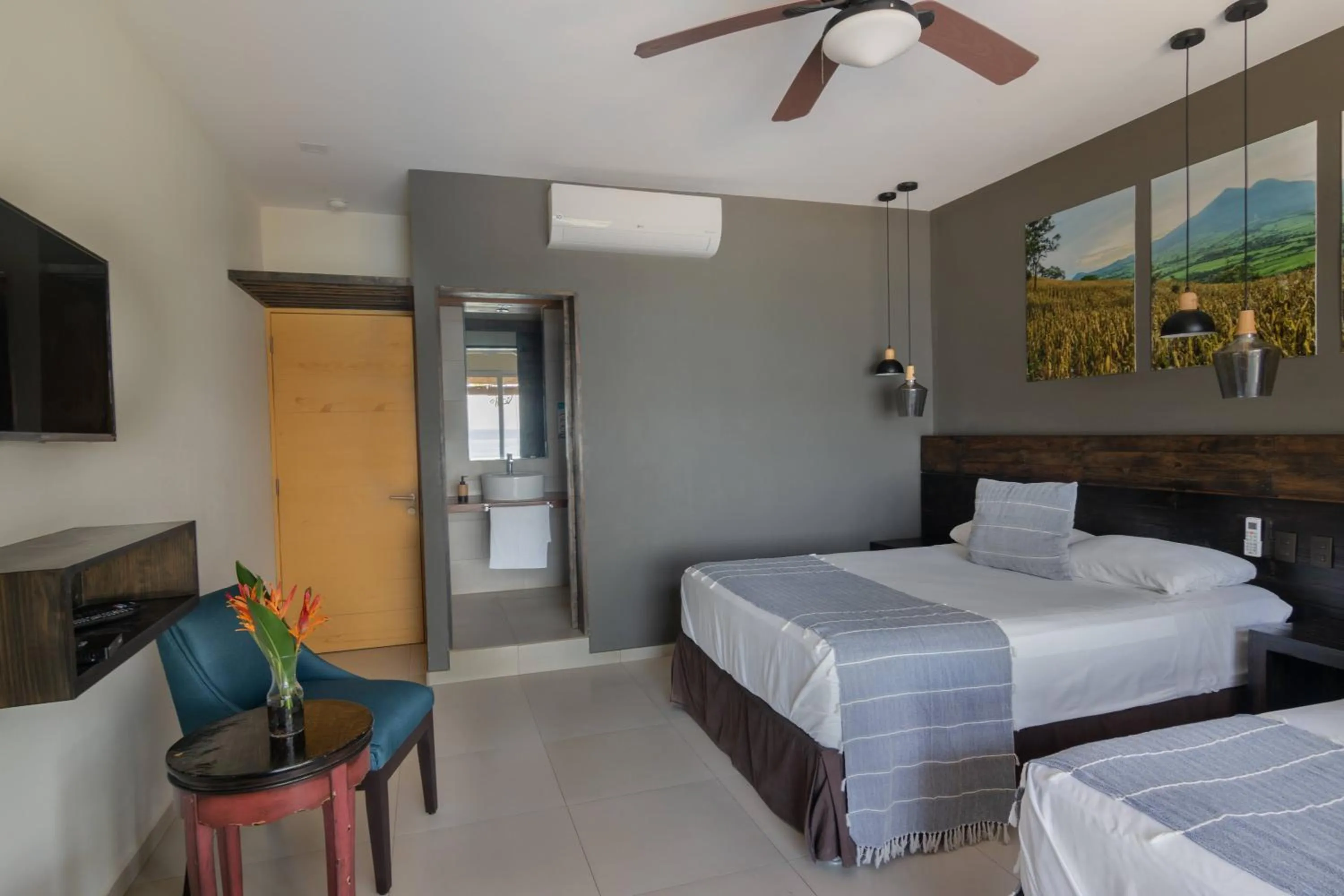 Photo of the whole room, Bed in Palo Verde Sustainable Hotel