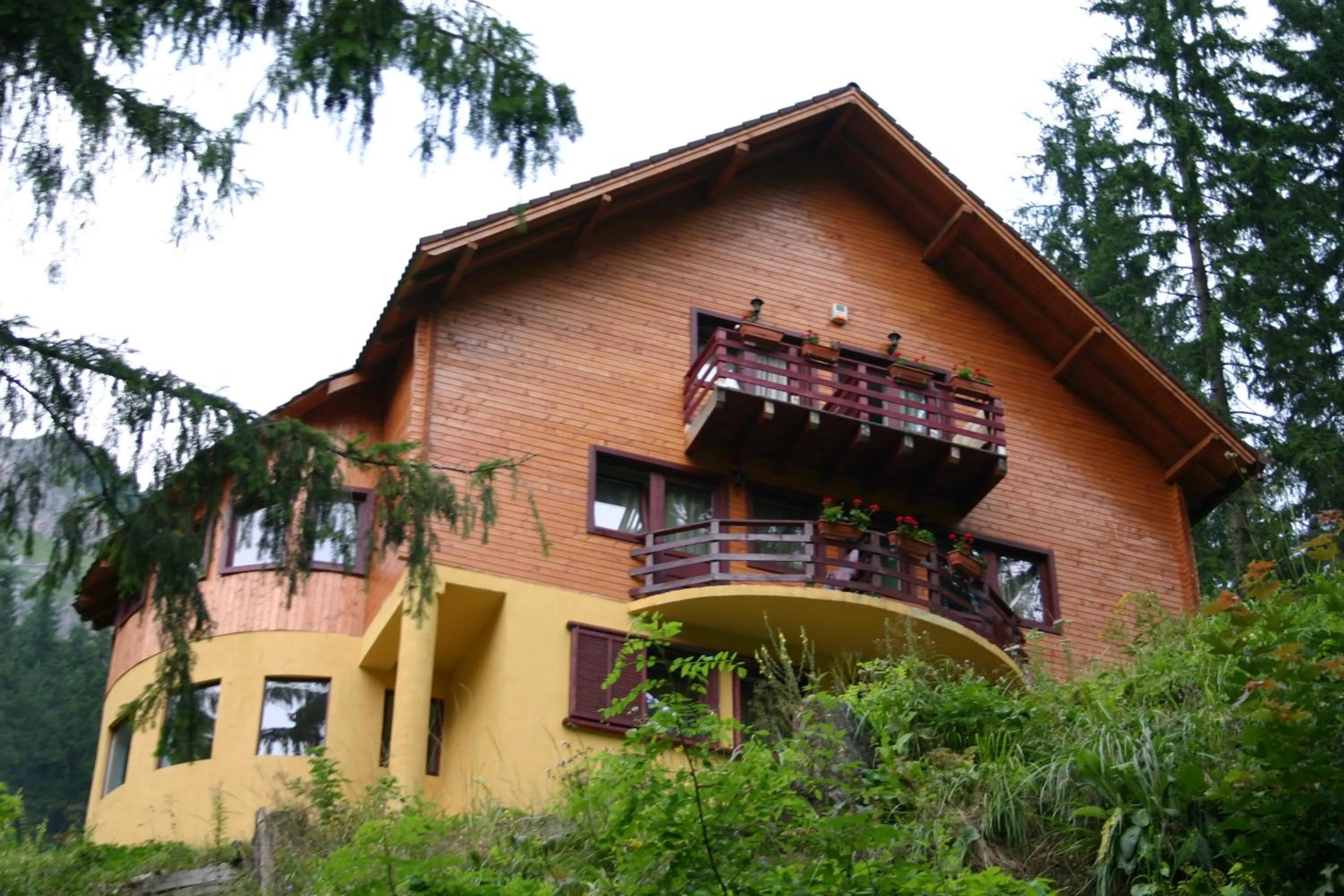Property building in Vila Gal