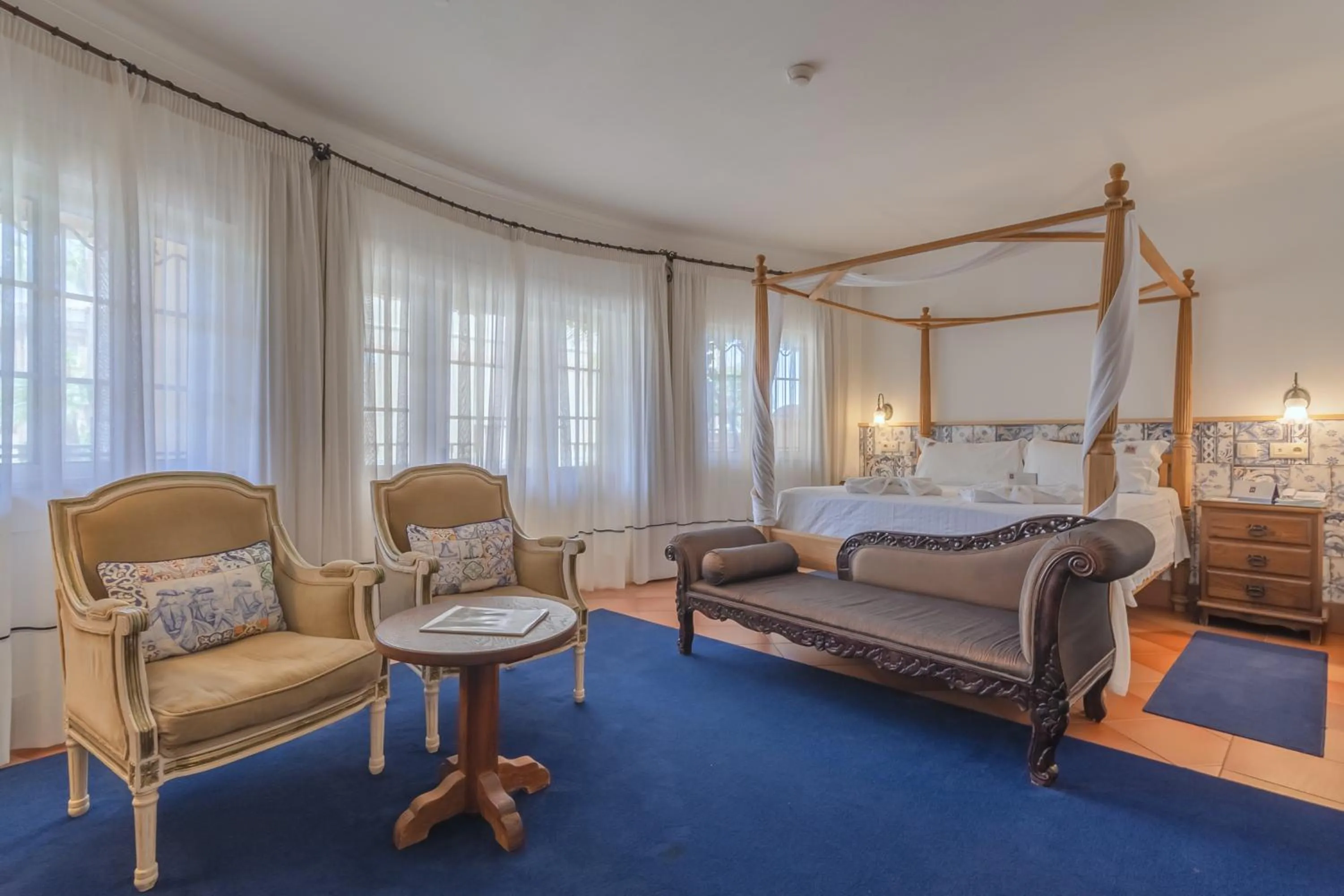 Bed in Charming Residence & Guest House Dom Manuel I Adults only