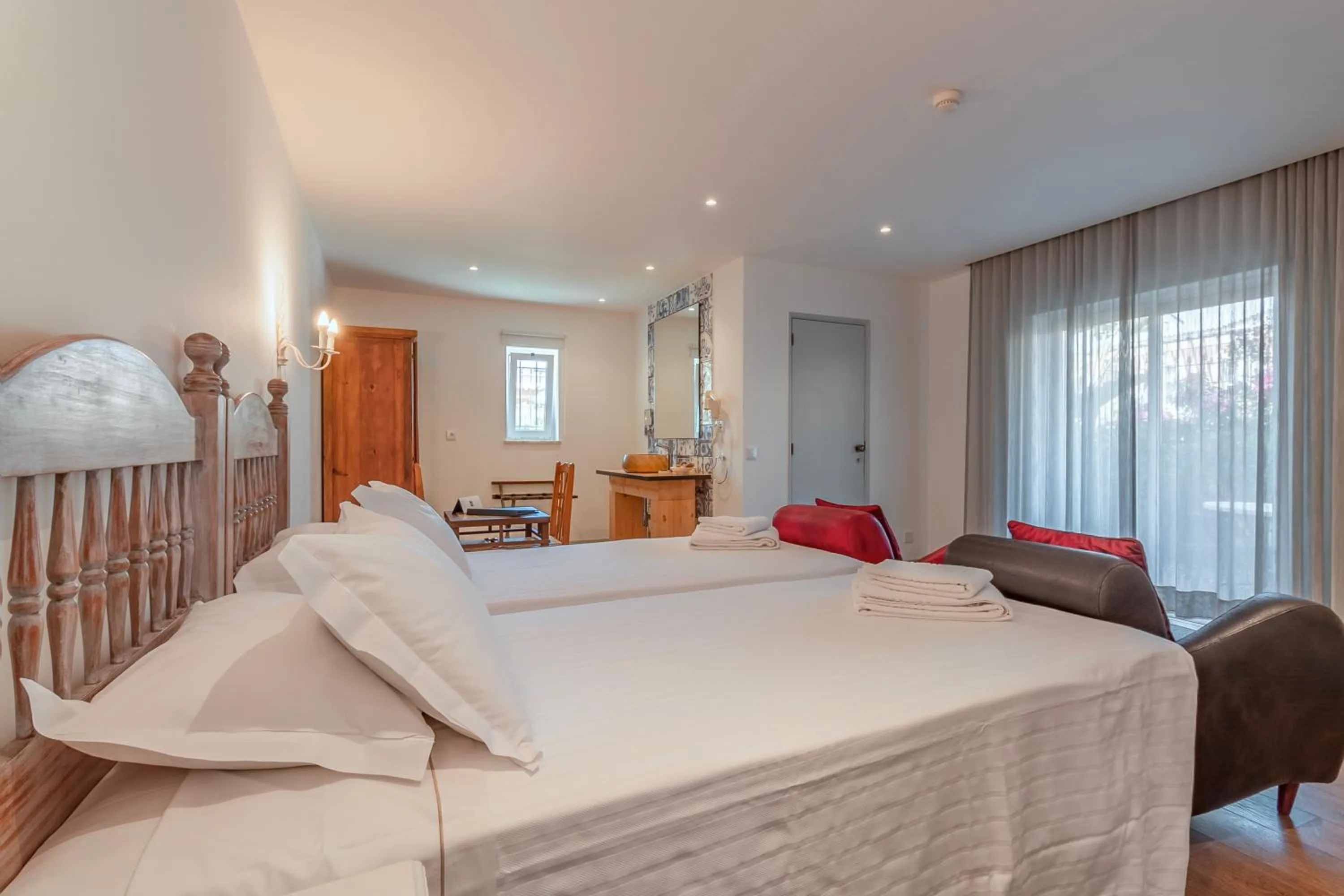 Bed in Charming Residence & Guest House Dom Manuel I Adults only