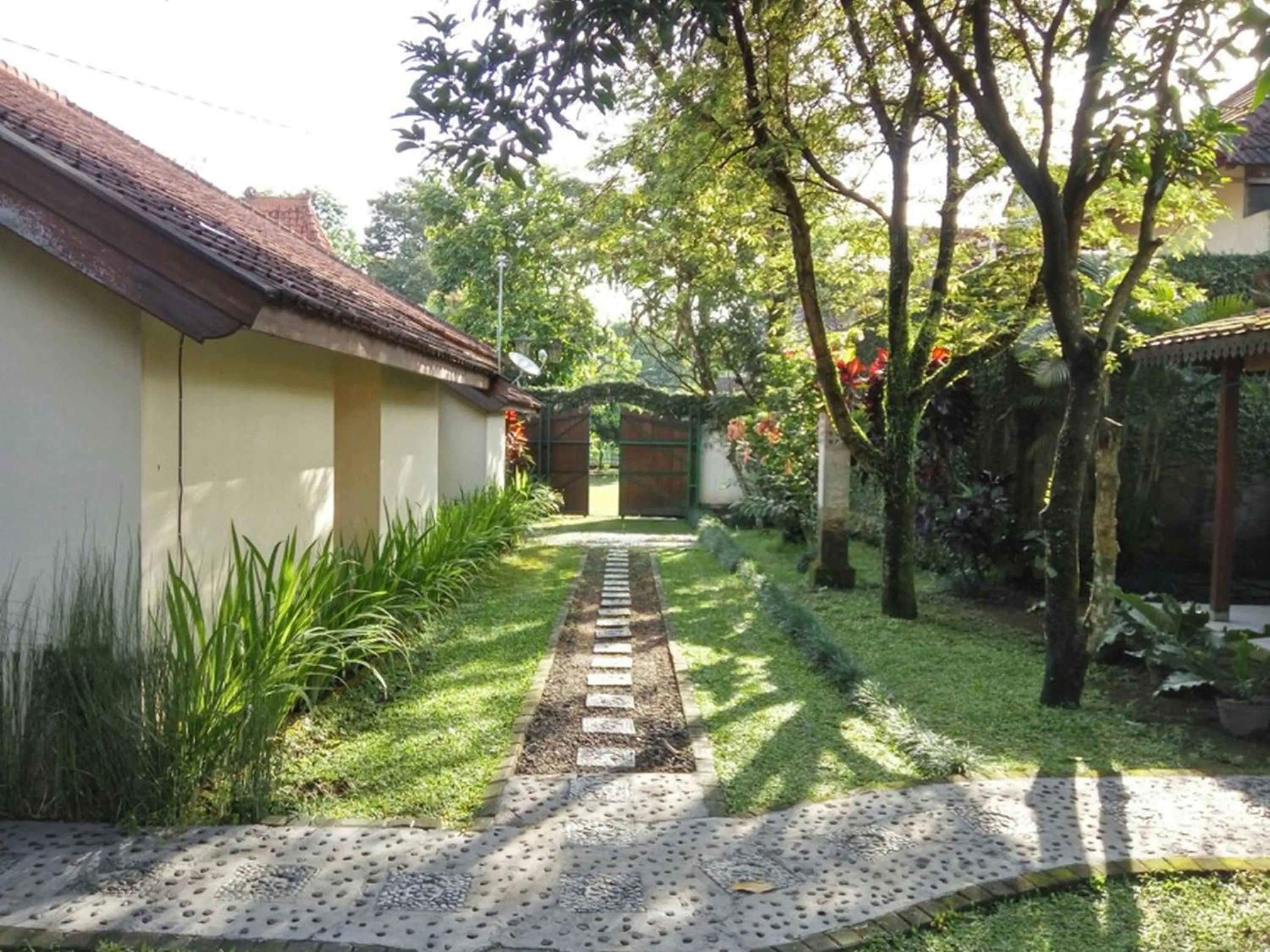 Spring in Alam Jogja Resort Mitra RedDoorz