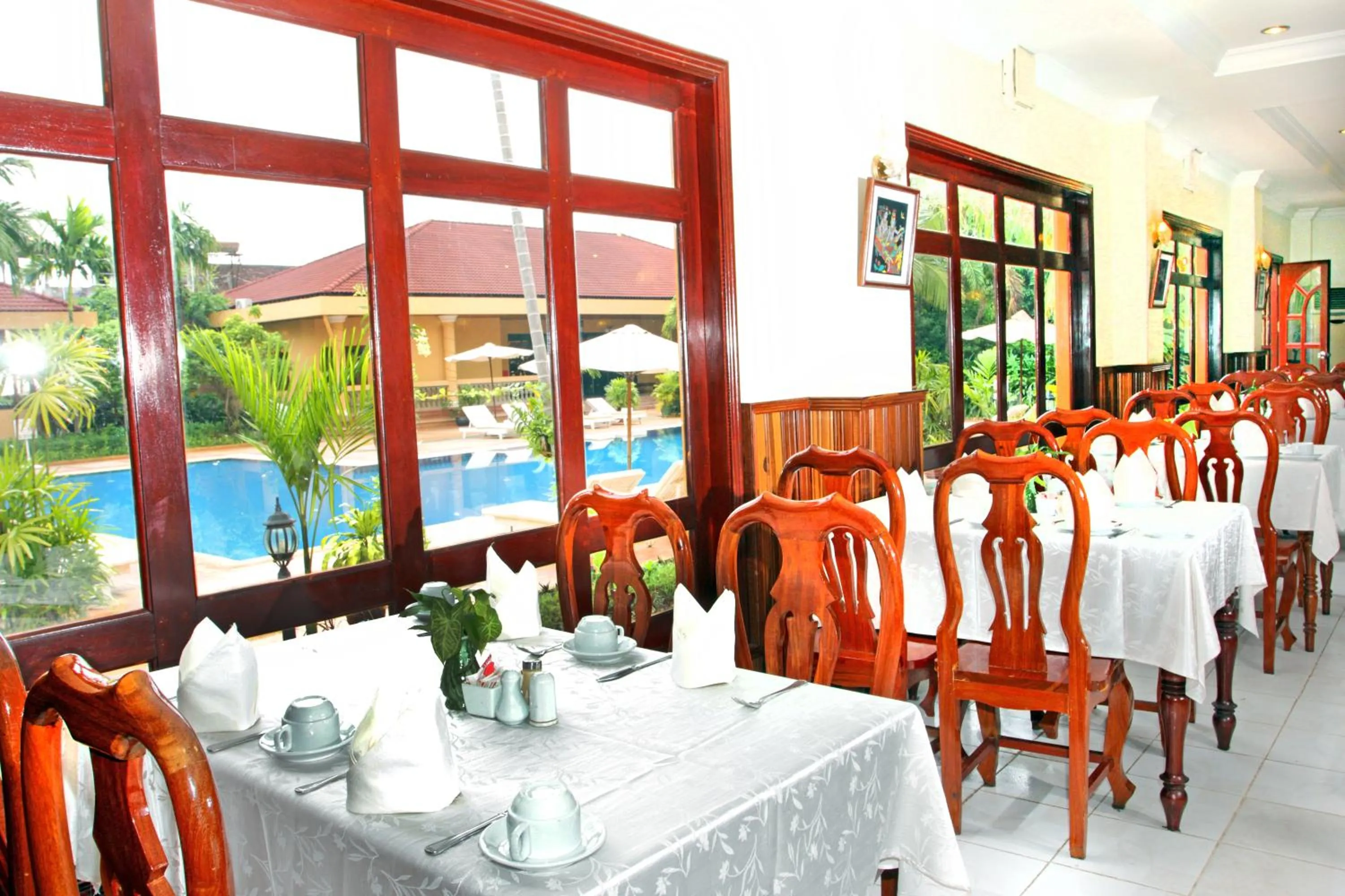 Restaurant/places to eat in Angkor Hotel