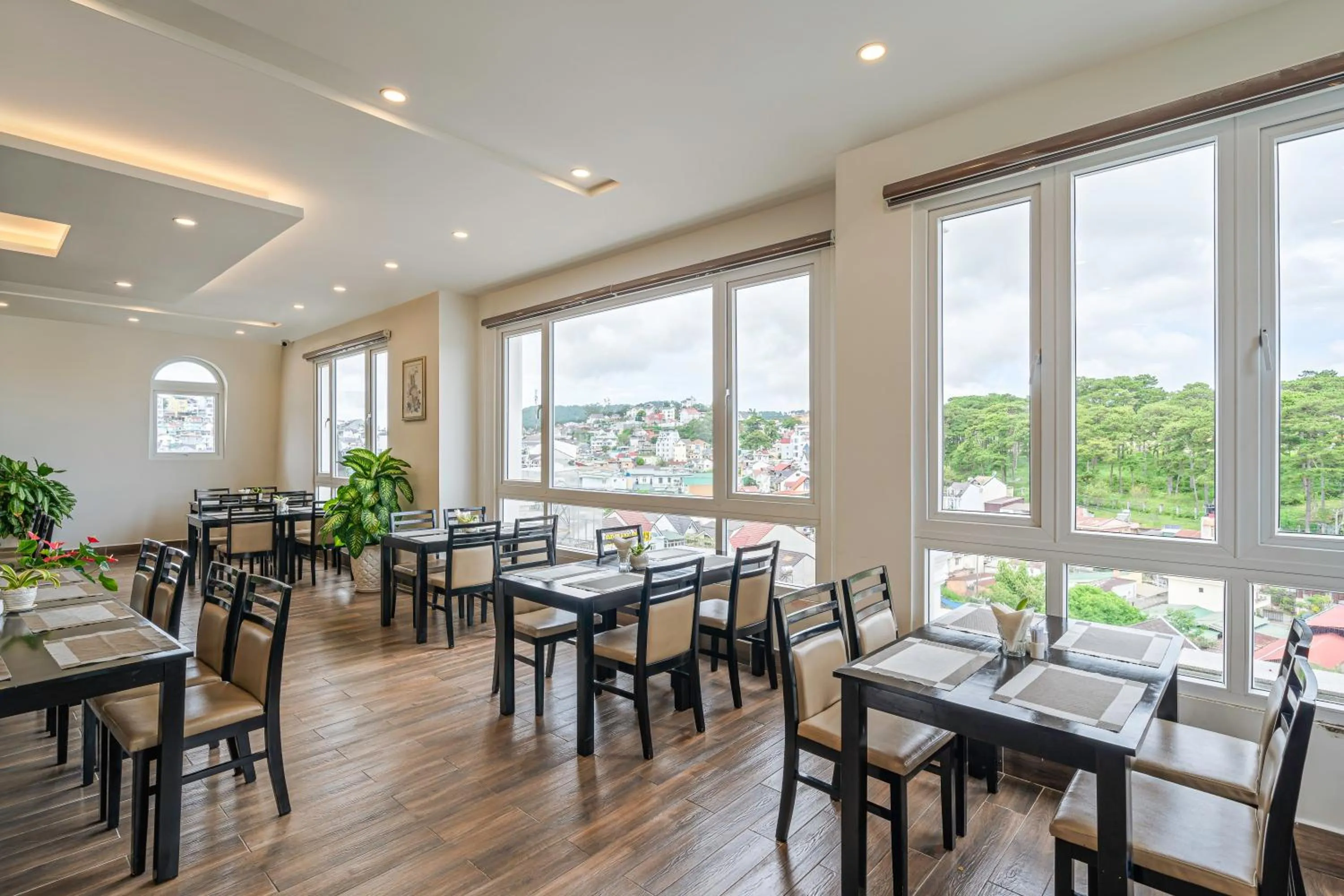 Restaurant/places to eat in Minh Chien Hotel