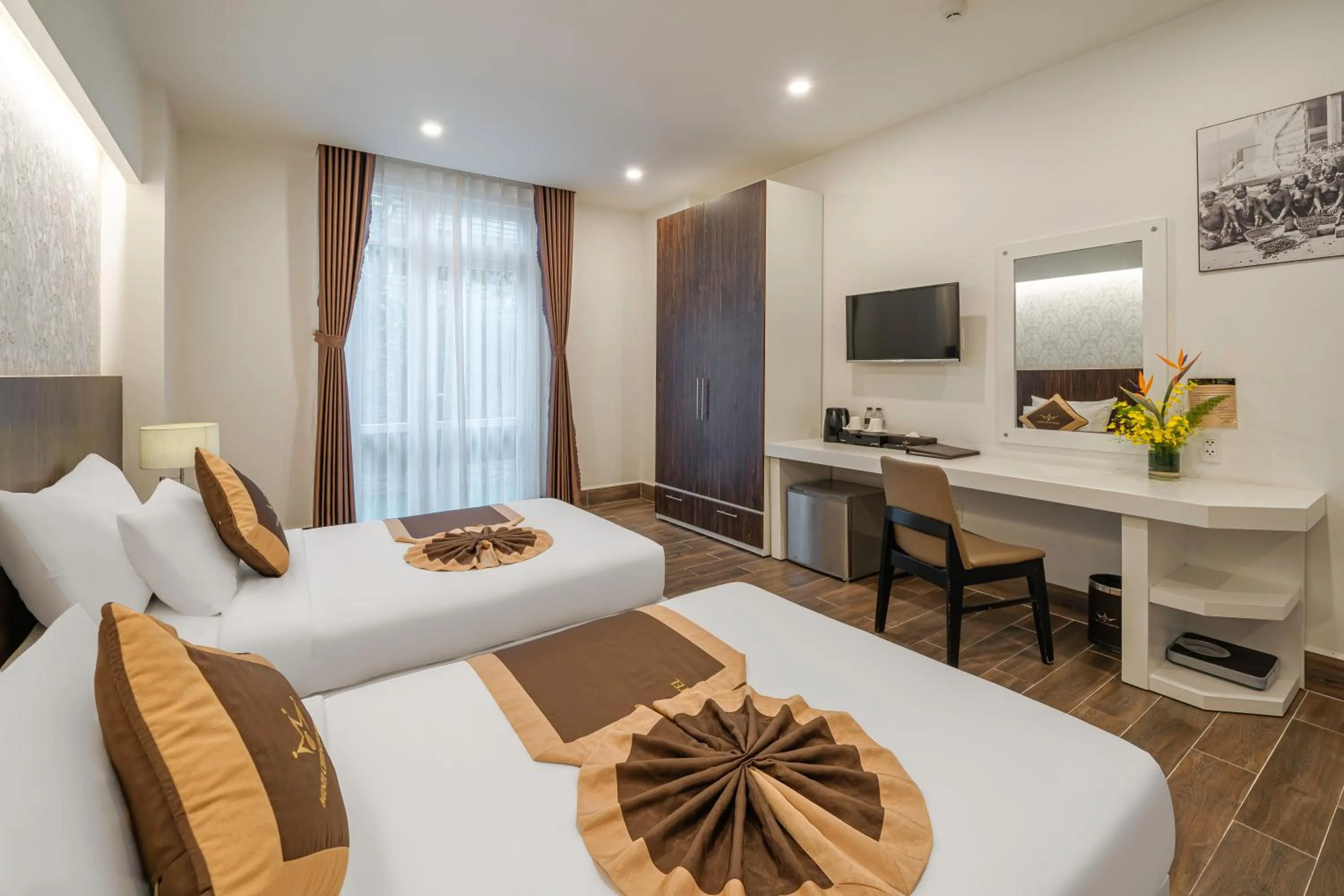 Bedroom, Bed in Minh Chien Hotel