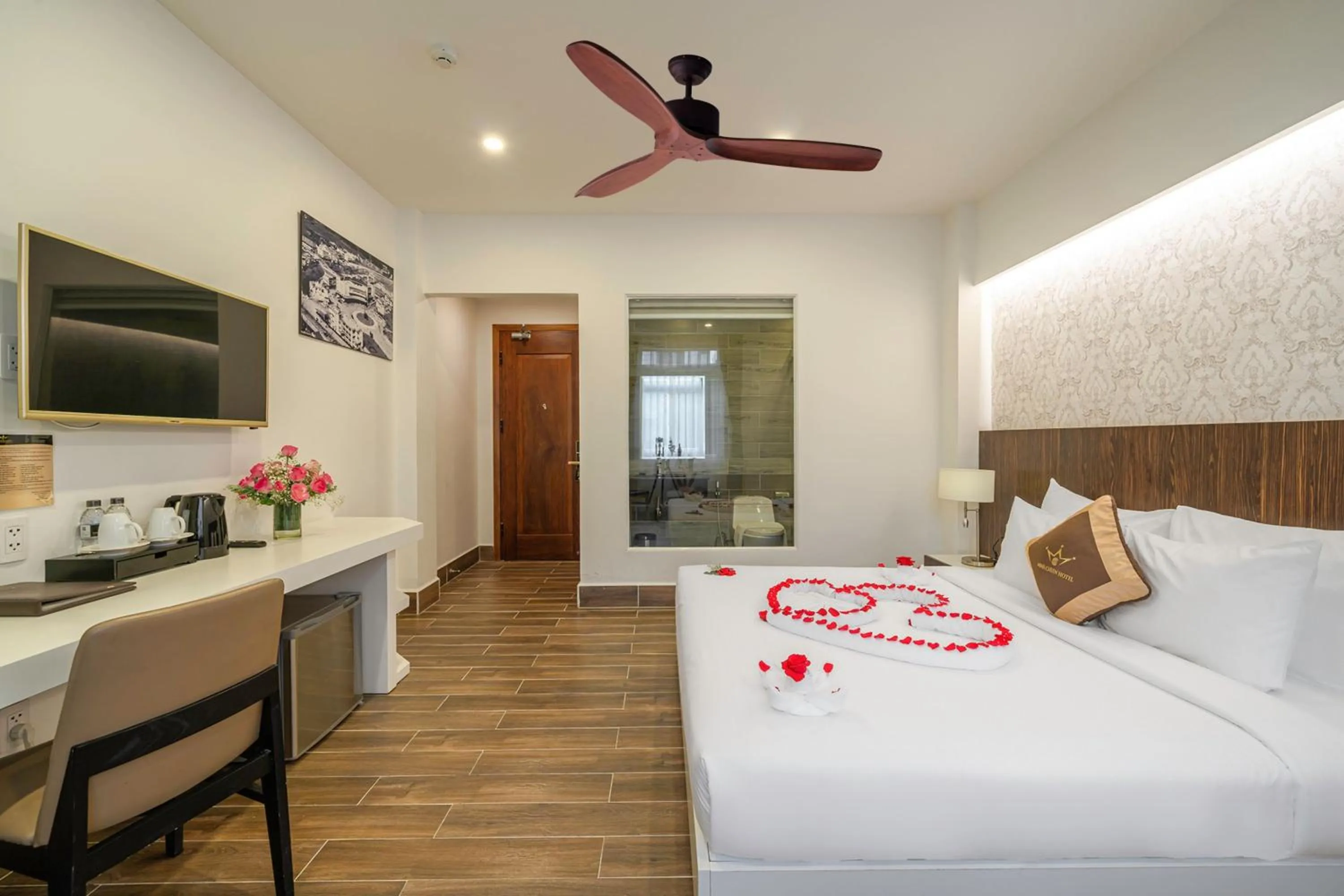 fireplace, Bed in Minh Chien Hotel