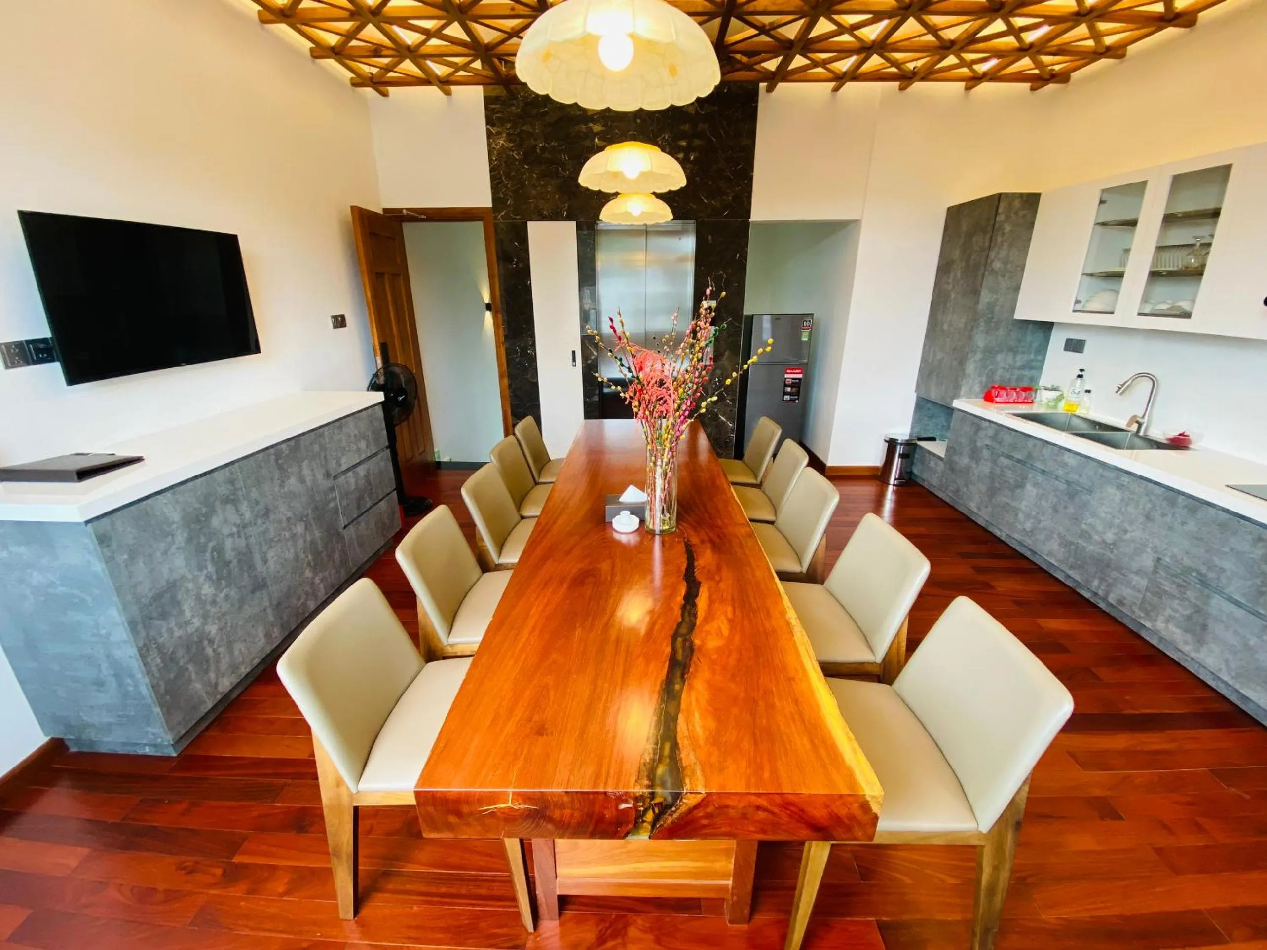 Living room in Minh Chien Hotel