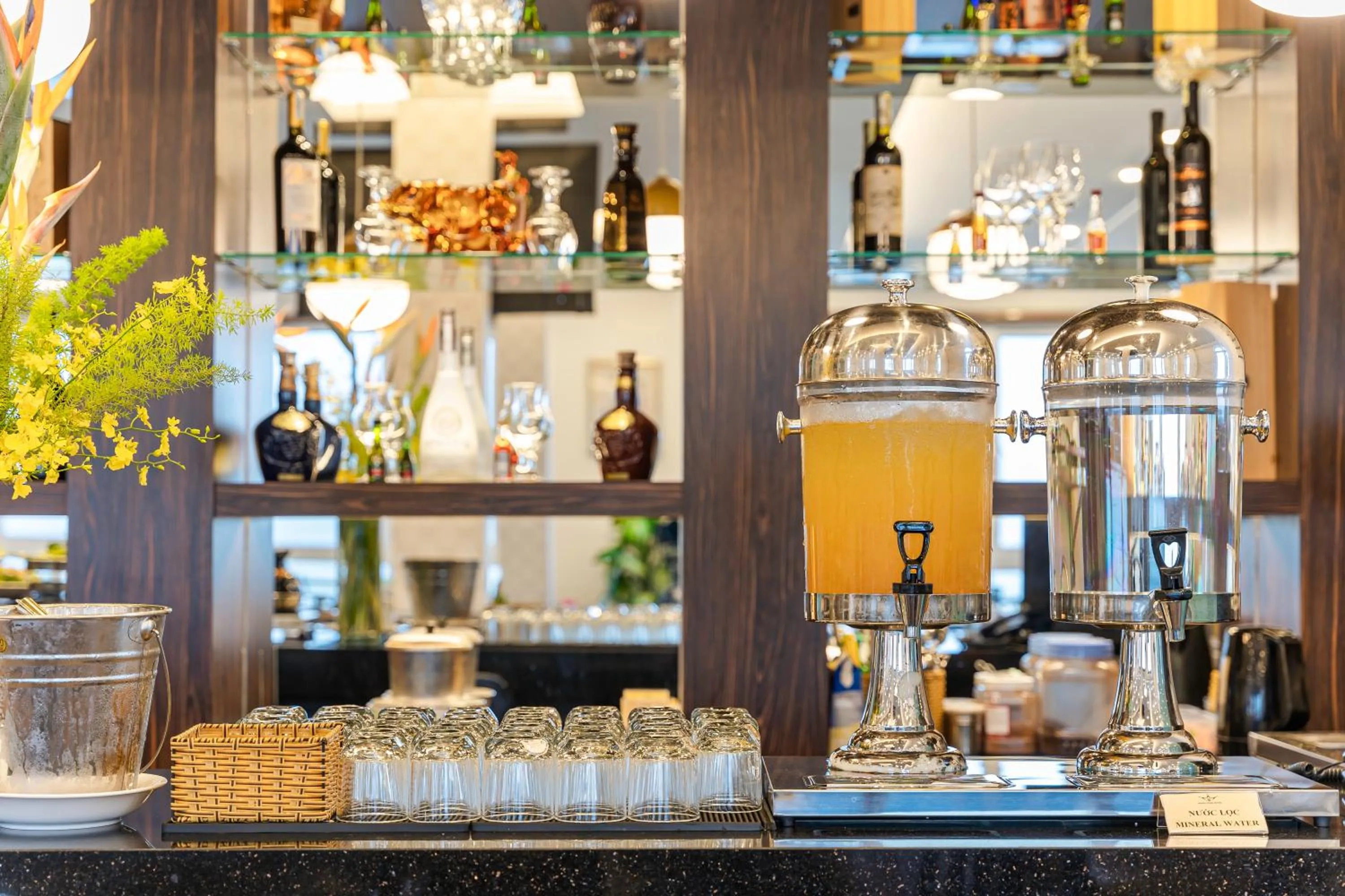 Restaurant/places to eat in Minh Chien Hotel