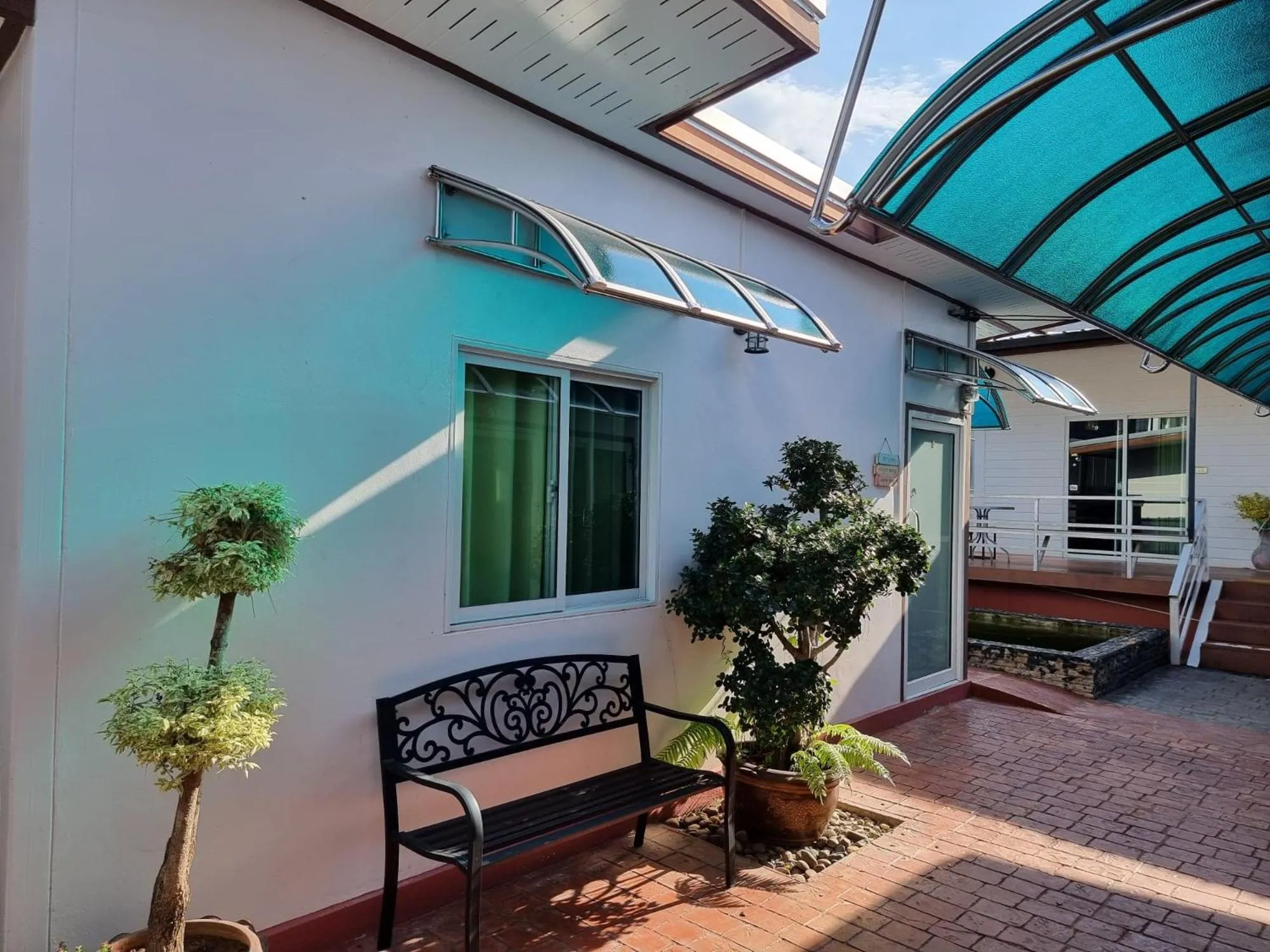 Baan Sabaijai Resort