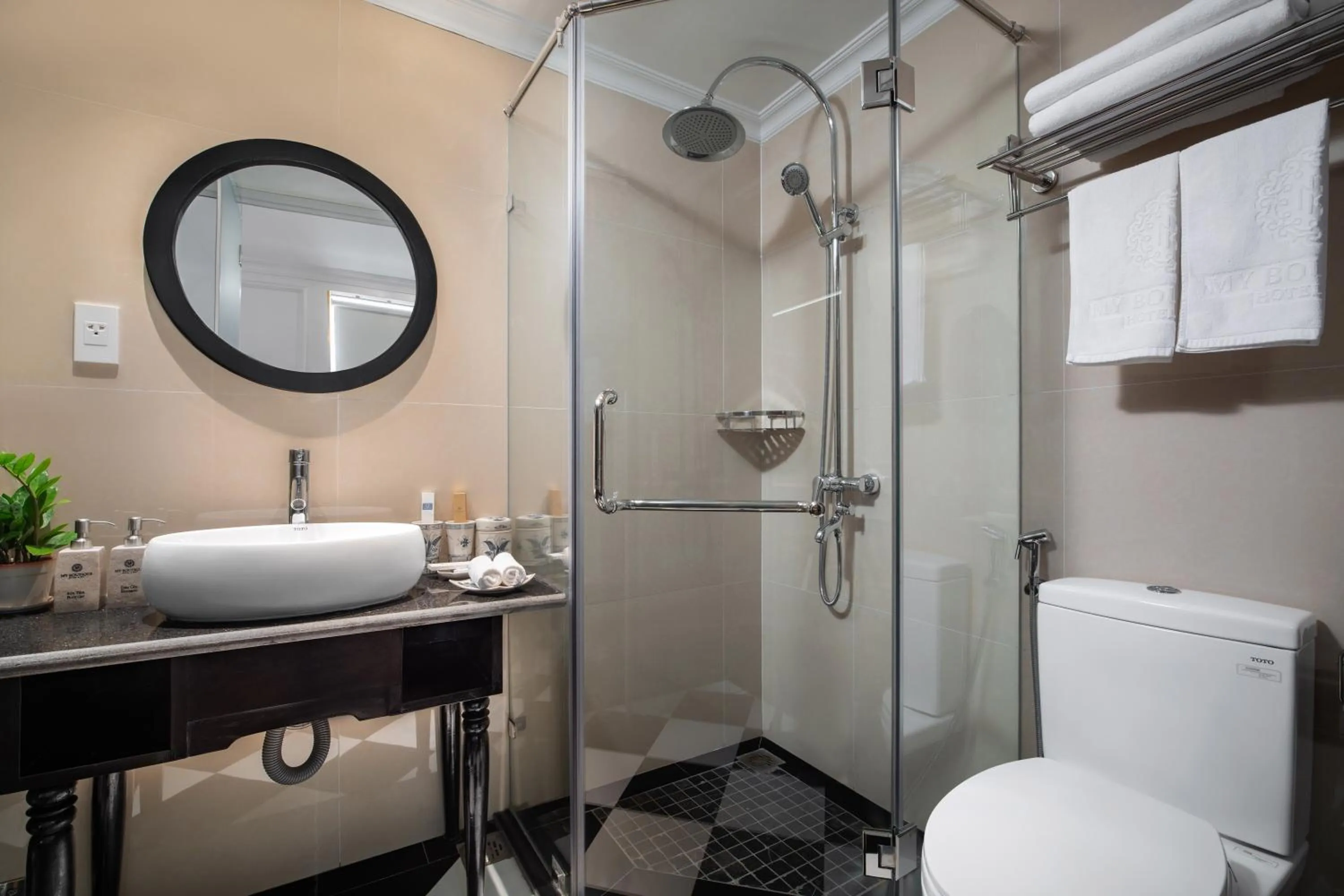 Restaurant/places to eat in My Boutique Hotel & Spa