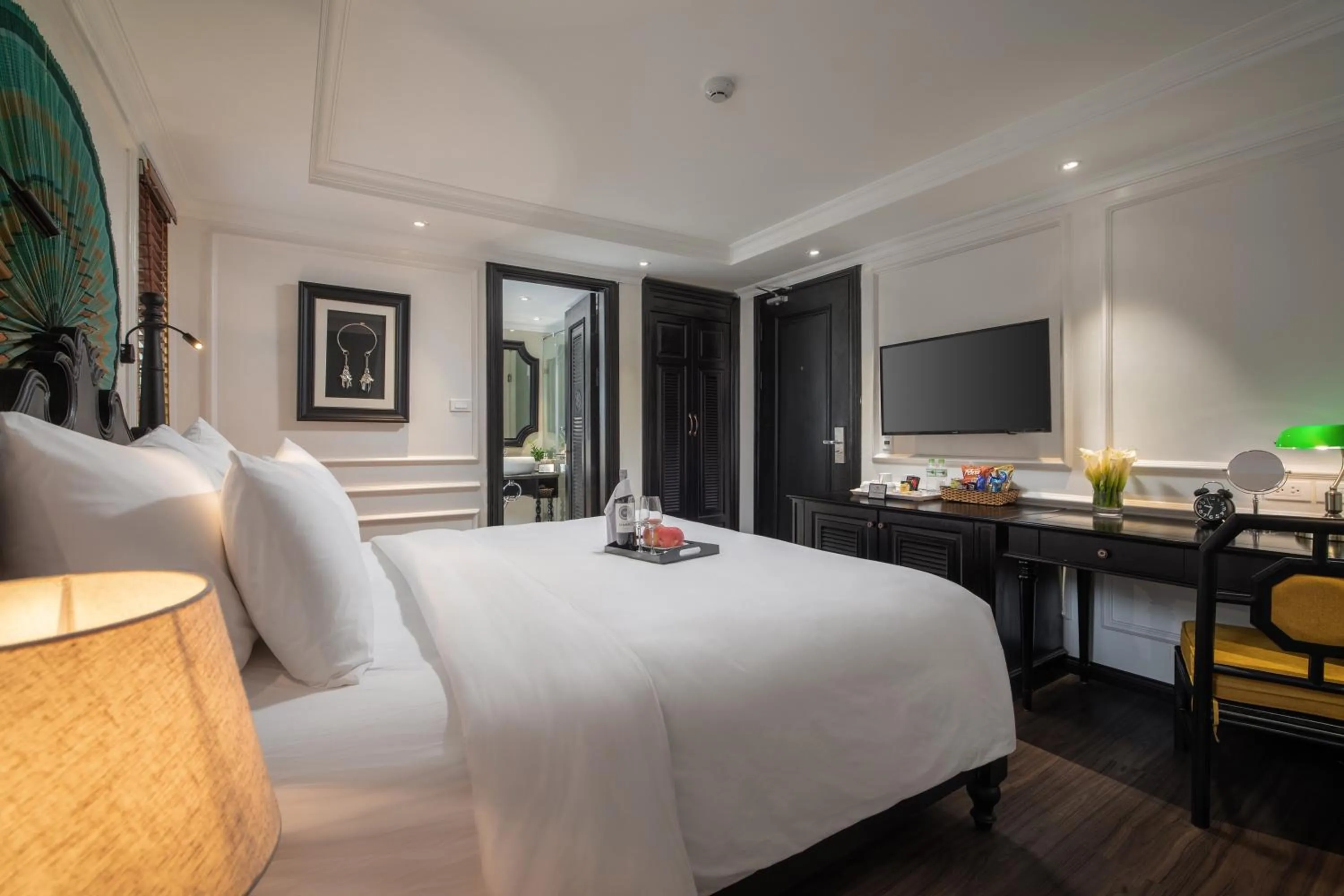 Bathroom, Bed in My Boutique Hotel & Spa