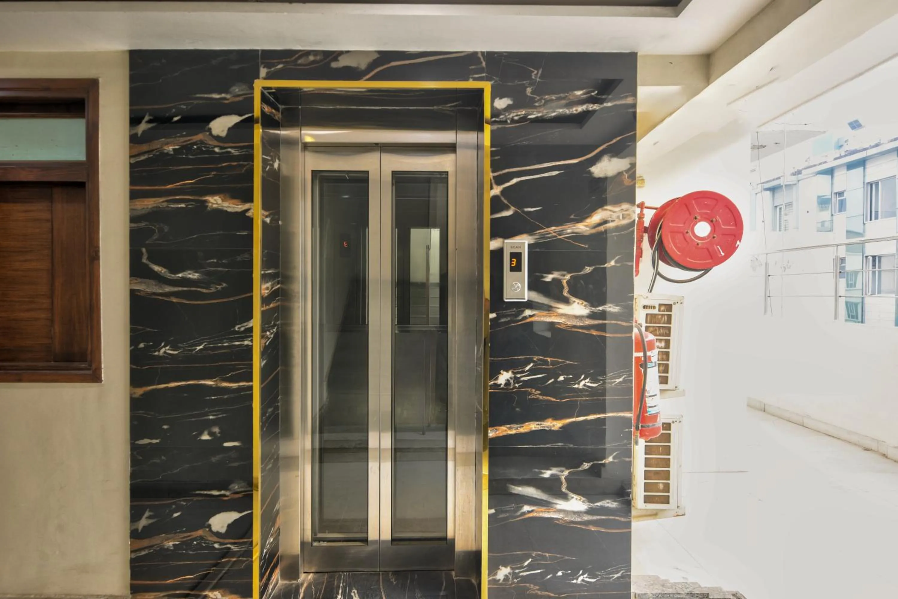 elevator in Hotel Maharani -New Delhi Railway Station - Paharganj