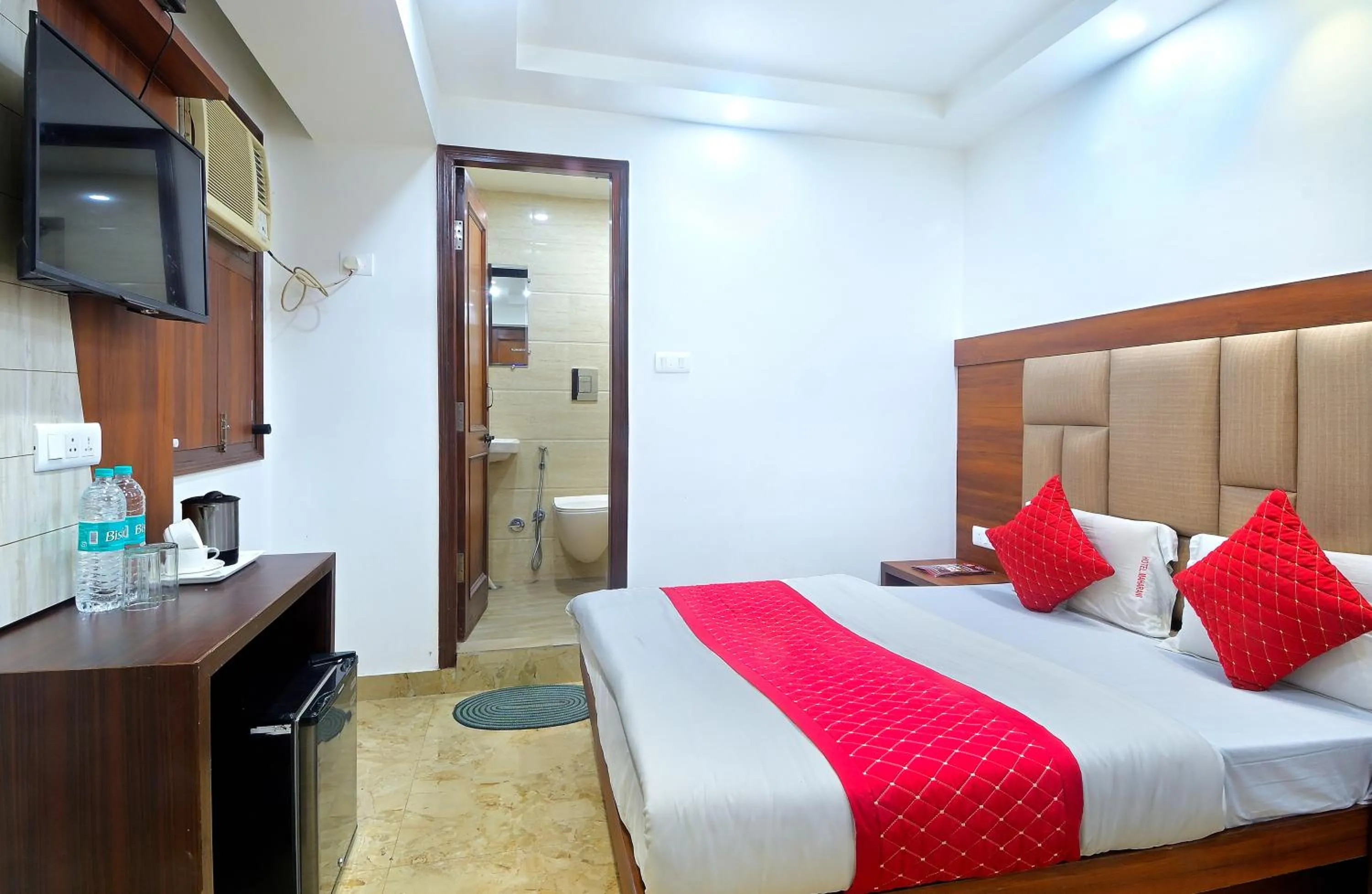 Bed in Hotel Maharani -New Delhi Railway Station - Paharganj
