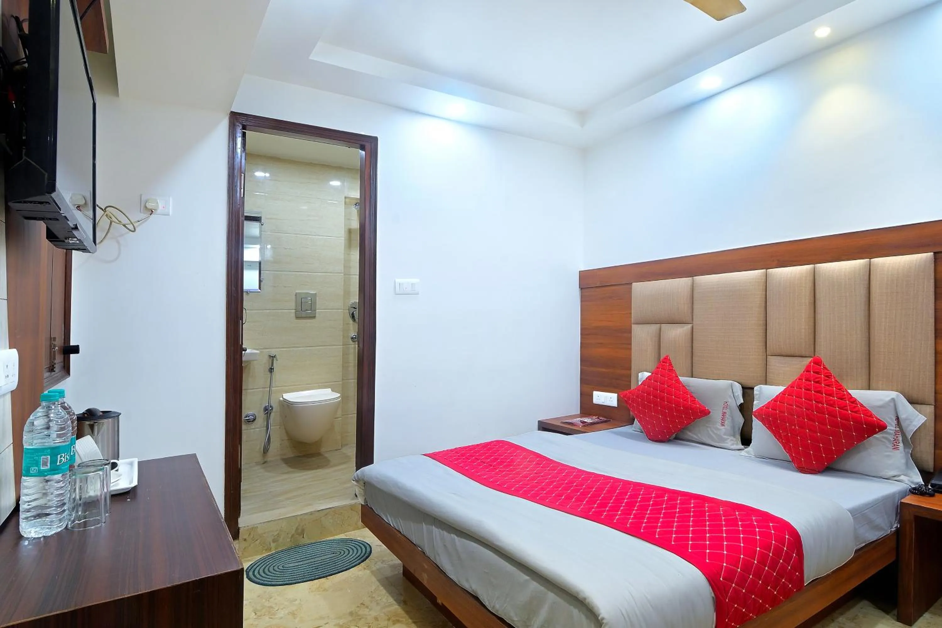 Bed in Hotel Maharani -New Delhi Railway Station - Paharganj