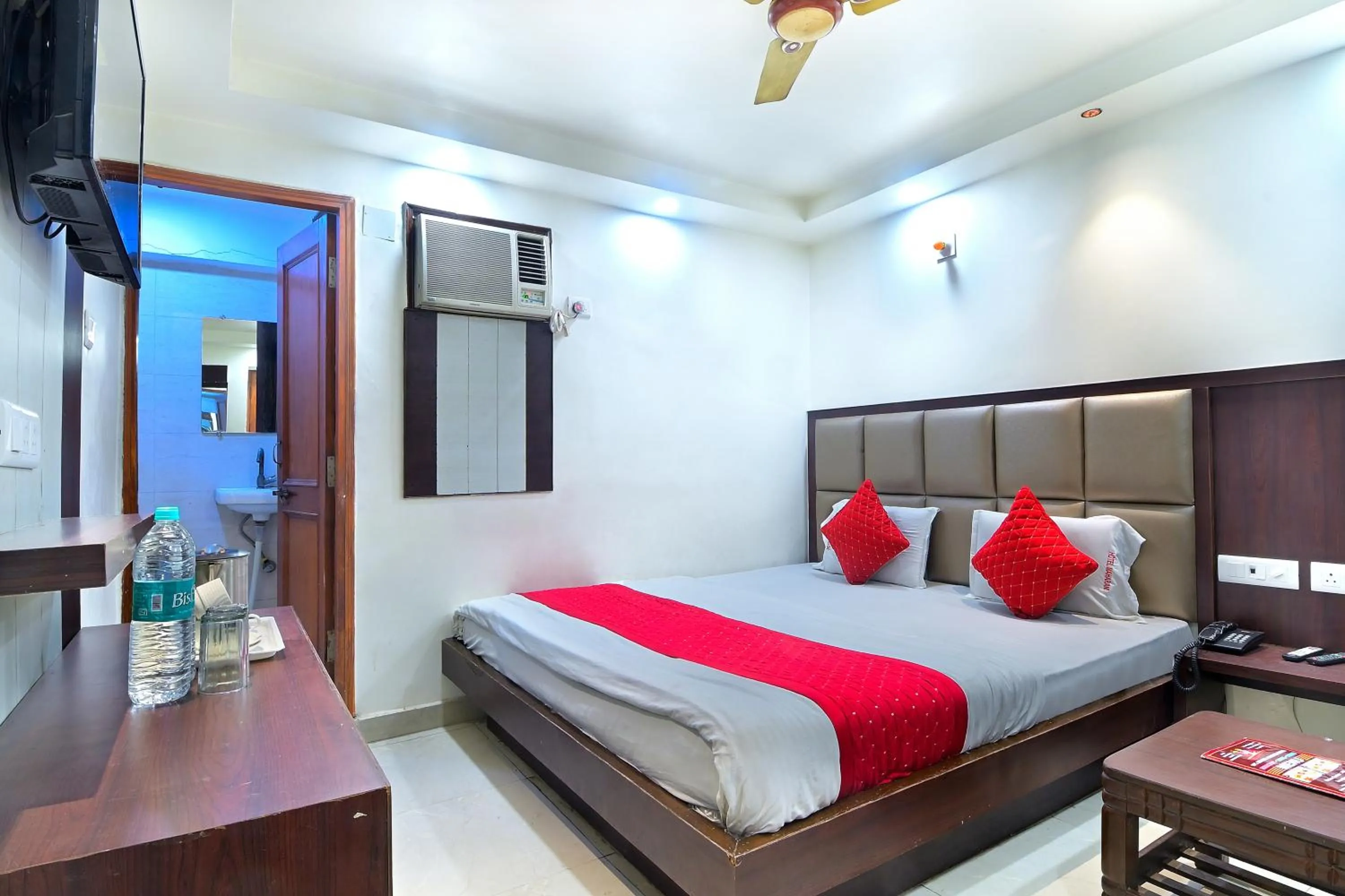 Bed in Hotel Maharani -New Delhi Railway Station - Paharganj