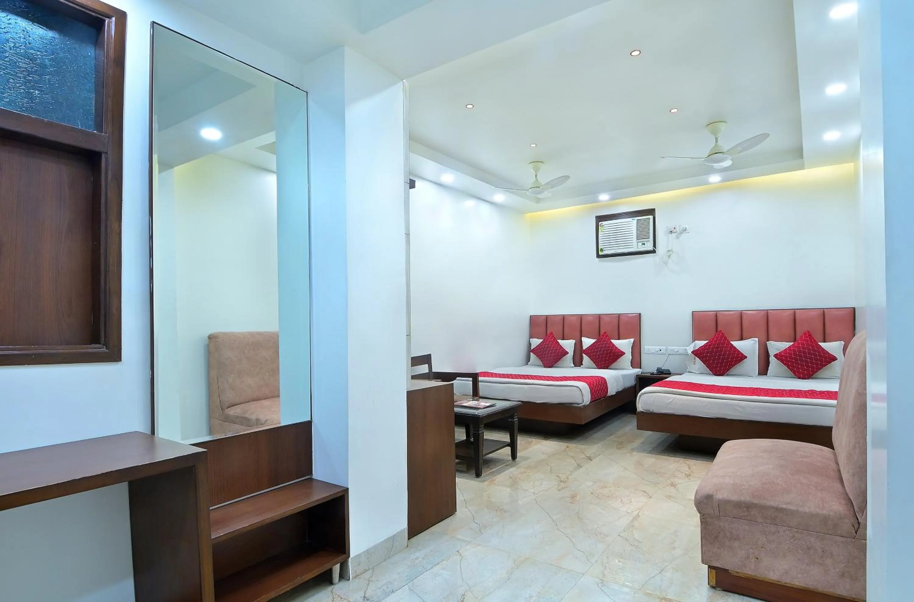 Bed in Hotel Maharani -New Delhi Railway Station - Paharganj