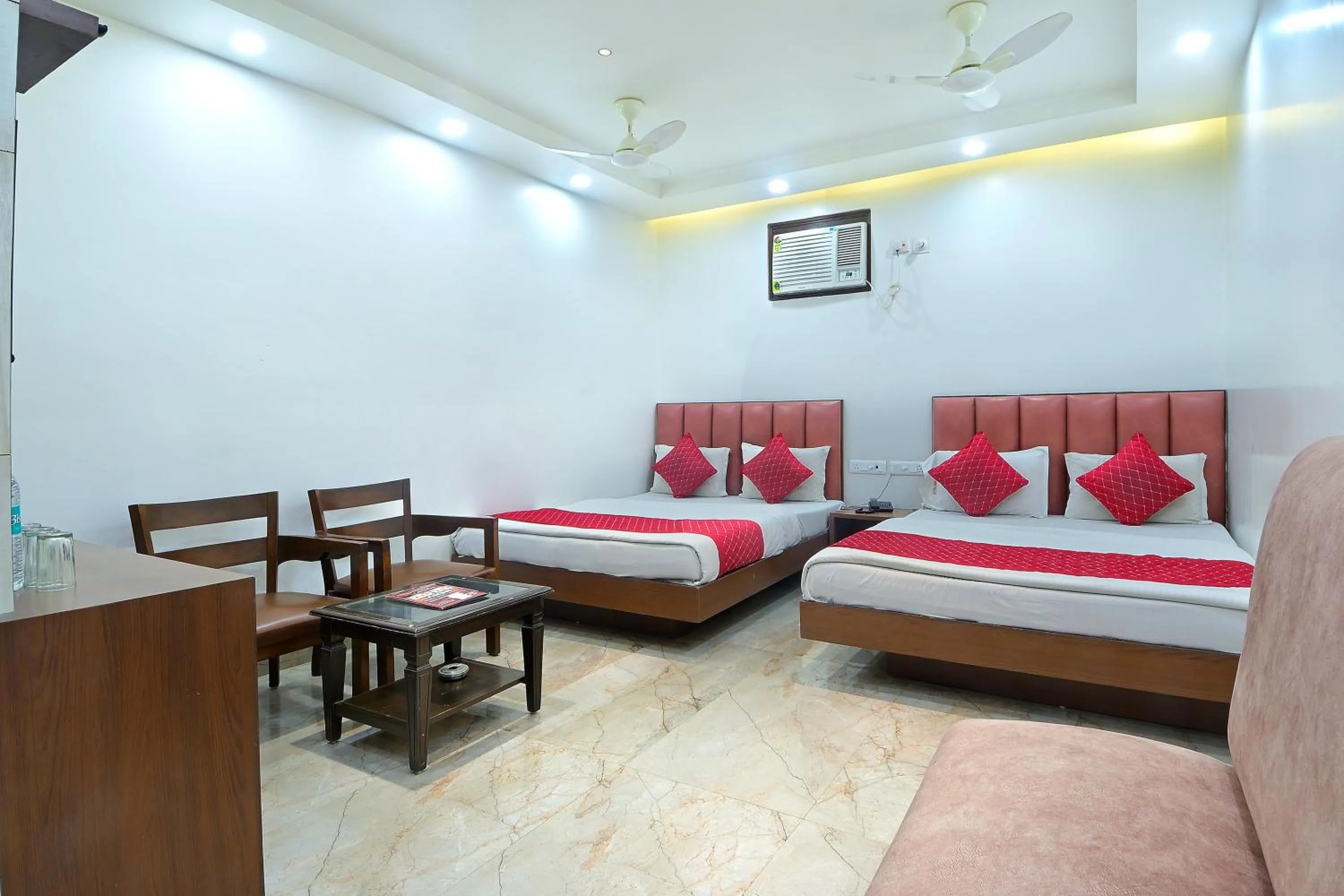 Bed in Hotel Maharani -New Delhi Railway Station - Paharganj