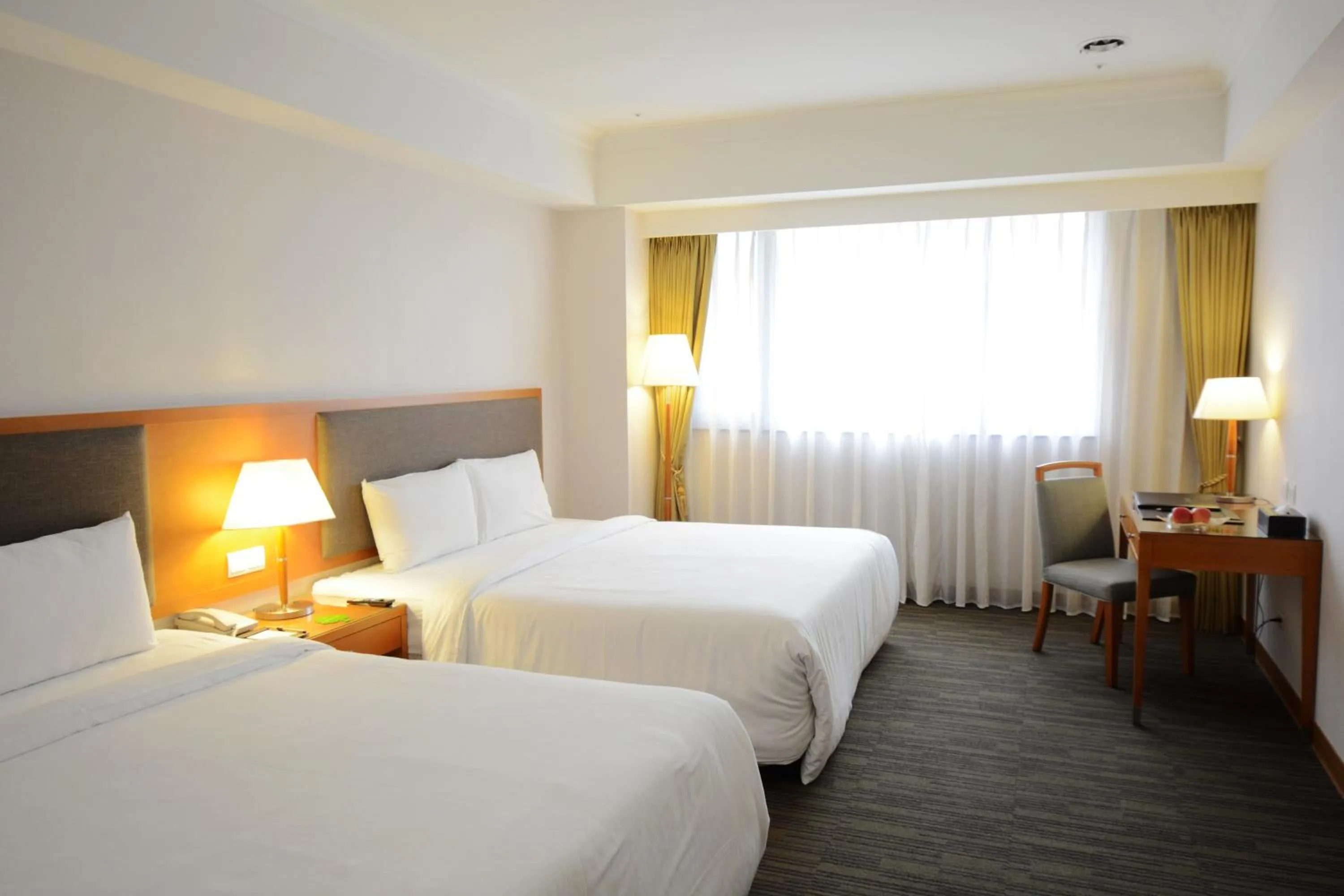 Photo of the whole room, Bed in Fushin Hotel Taichung