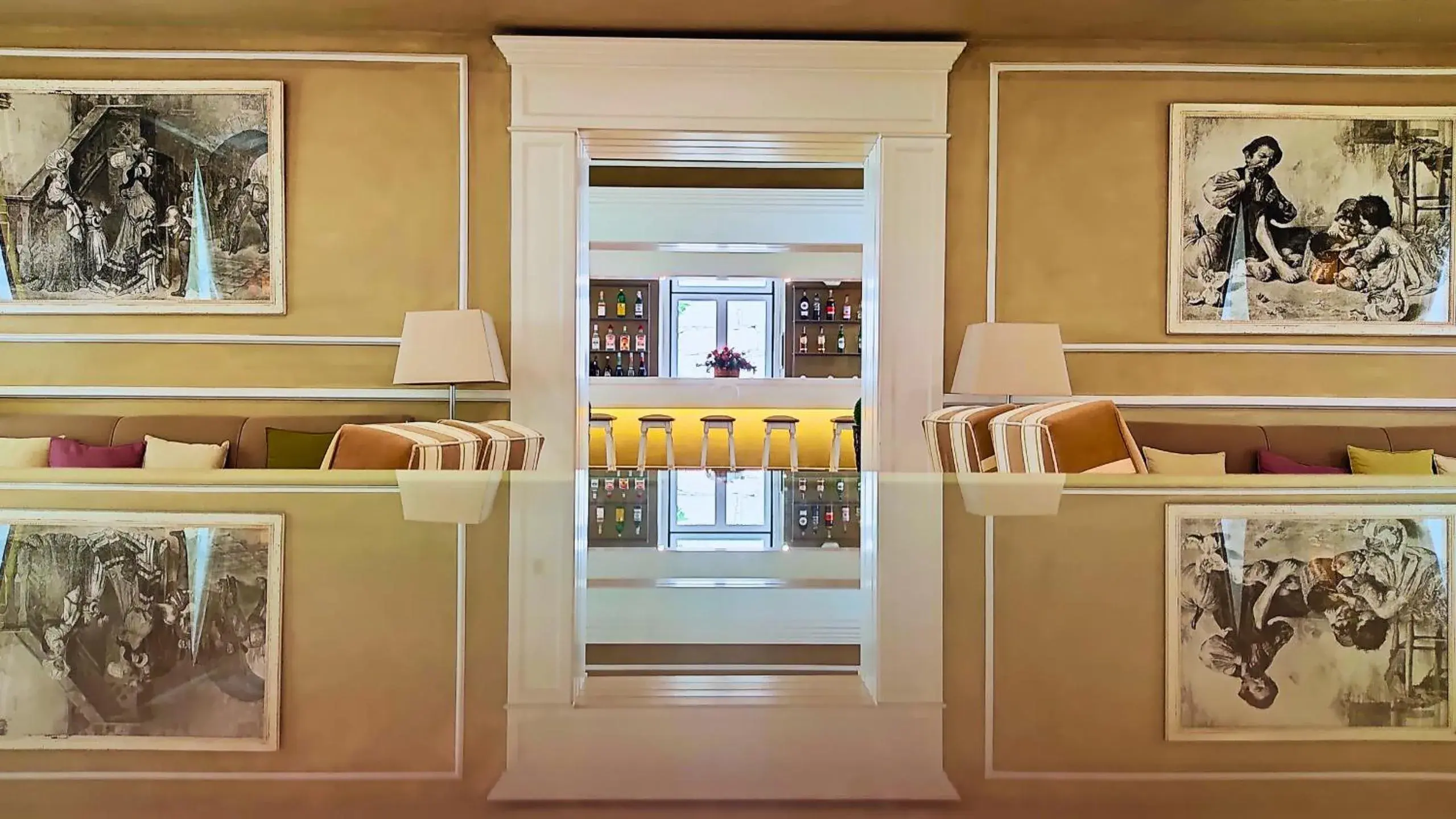 Lounge or bar in Grande Hotel das Caldas da Felgueira Lounge or bar in Grande Hotel das Caldas da Felgueira