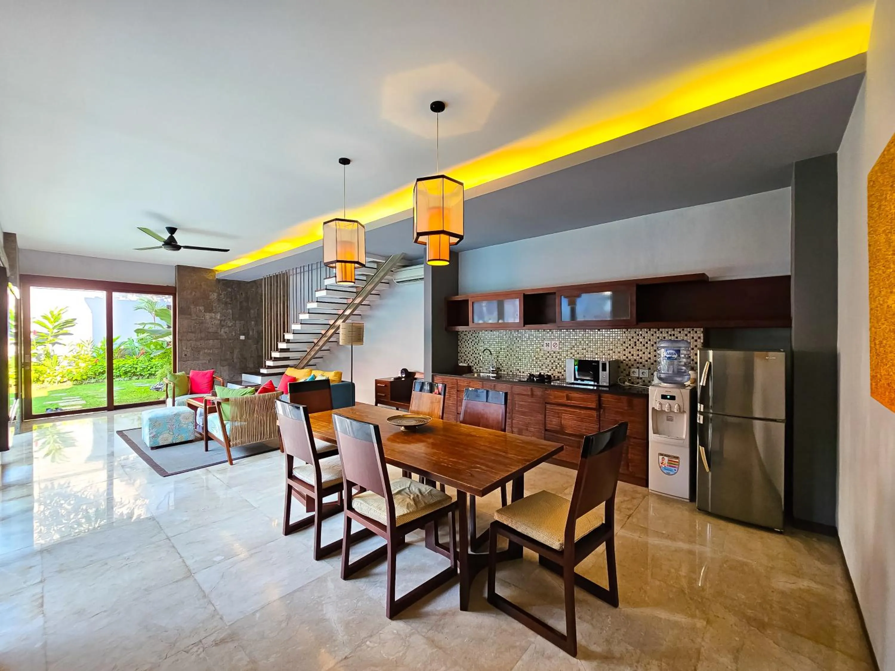 Kitchen or kitchenette in Seminyak Icon - by Karaniya Experience - CHSE certified