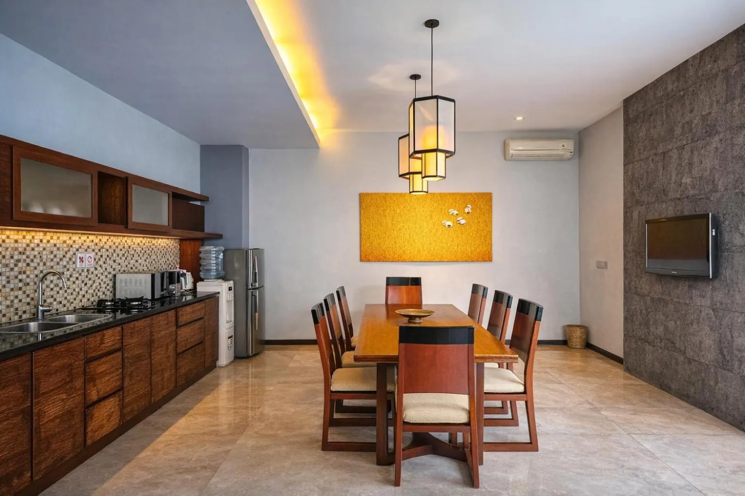 Kitchen or kitchenette in Seminyak Icon - by Karaniya Experience - CHSE certified