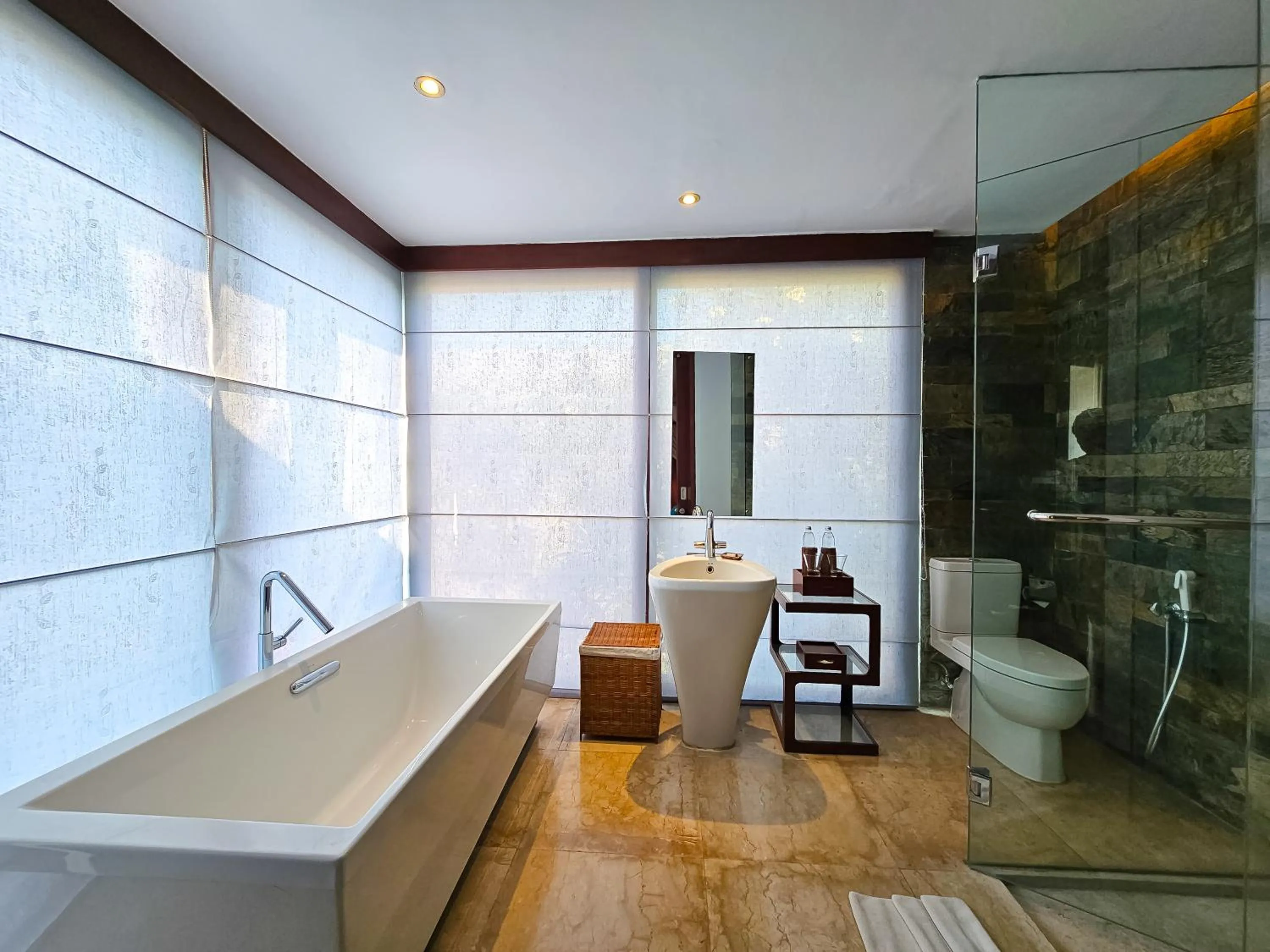 Shower in Seminyak Icon - by Karaniya Experience - CHSE certified