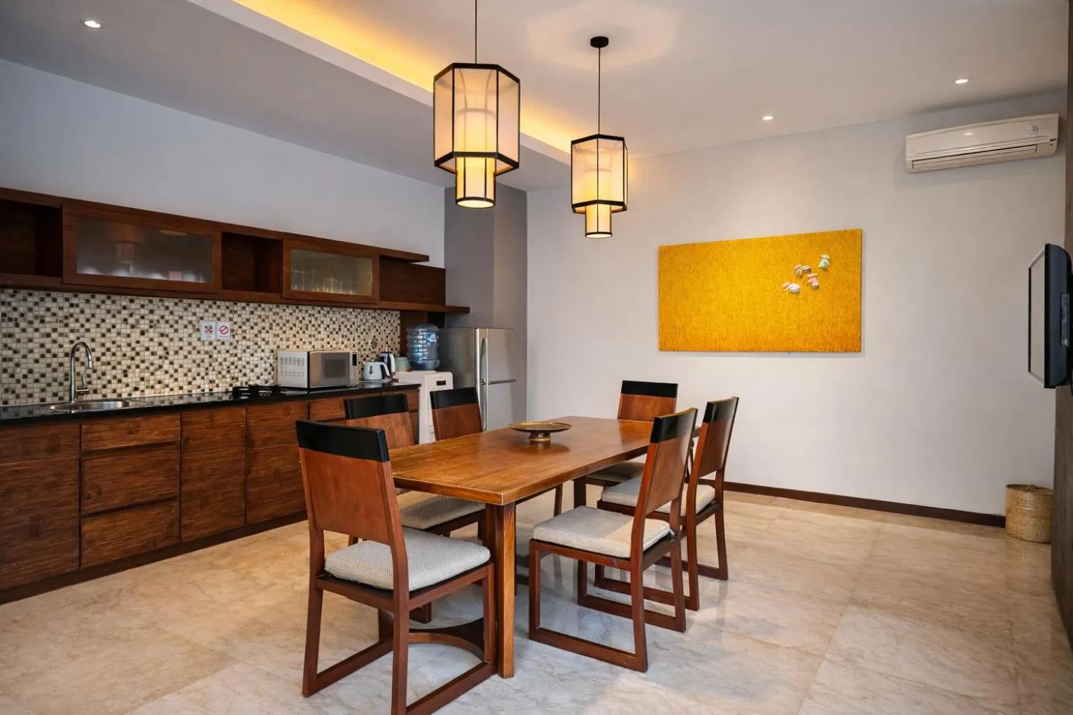 Kitchen or kitchenette in Seminyak Icon - by Karaniya Experience - CHSE certified