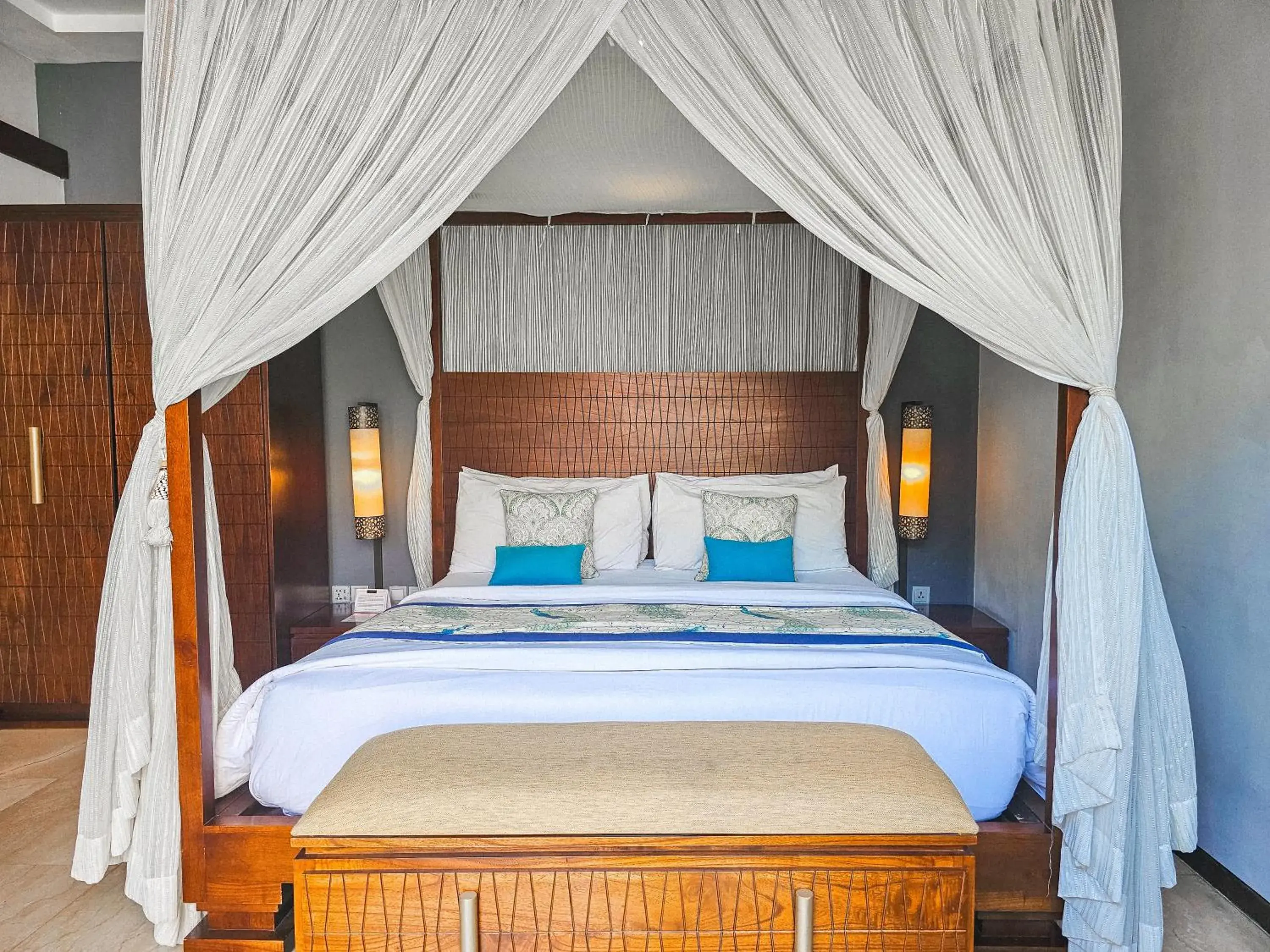 Bed in Seminyak Icon - by Karaniya Experience - CHSE certified Bed in Seminyak Icon - by Karaniya Experience - CHSE certified