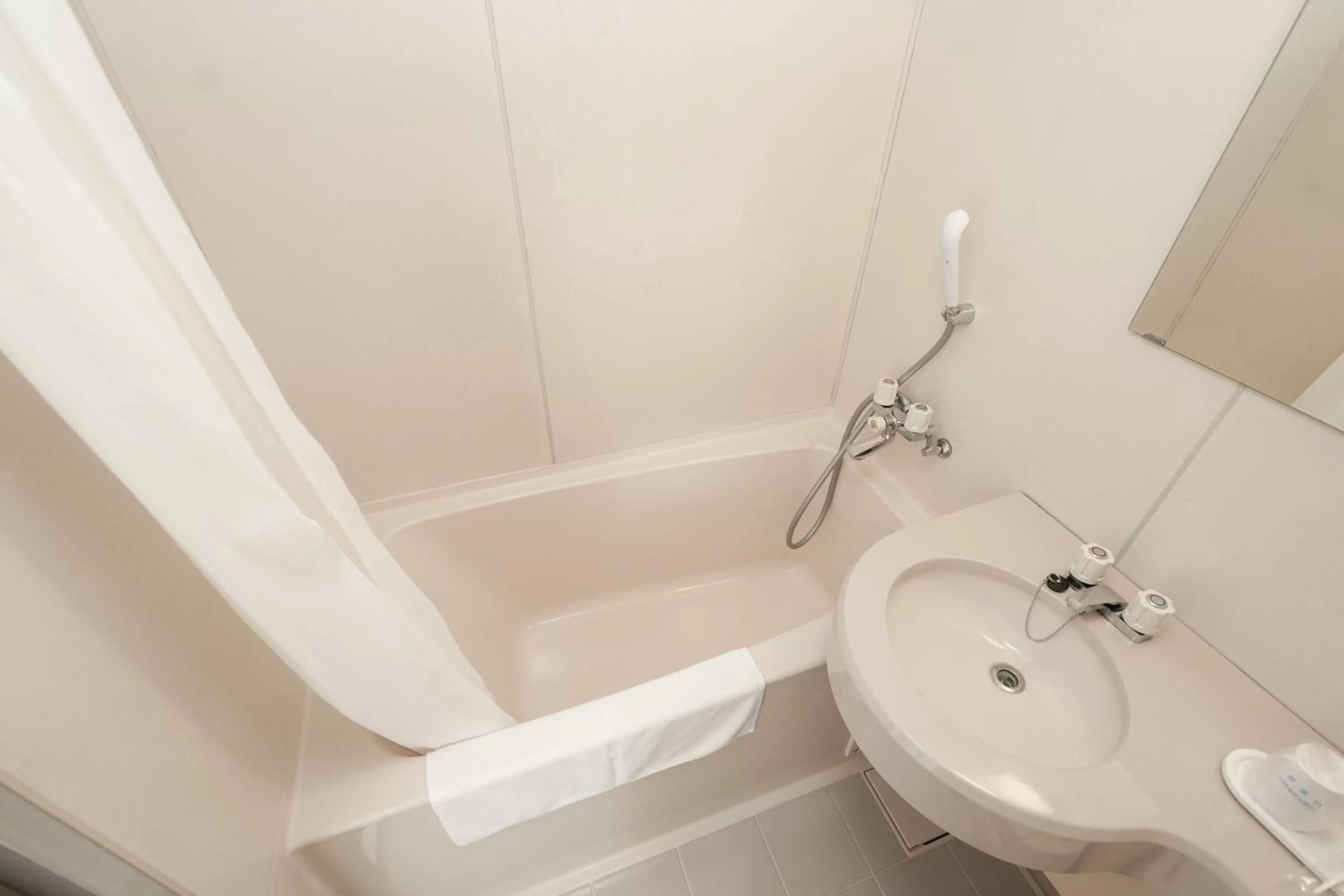 Bathroom in Tendo Central Hotel