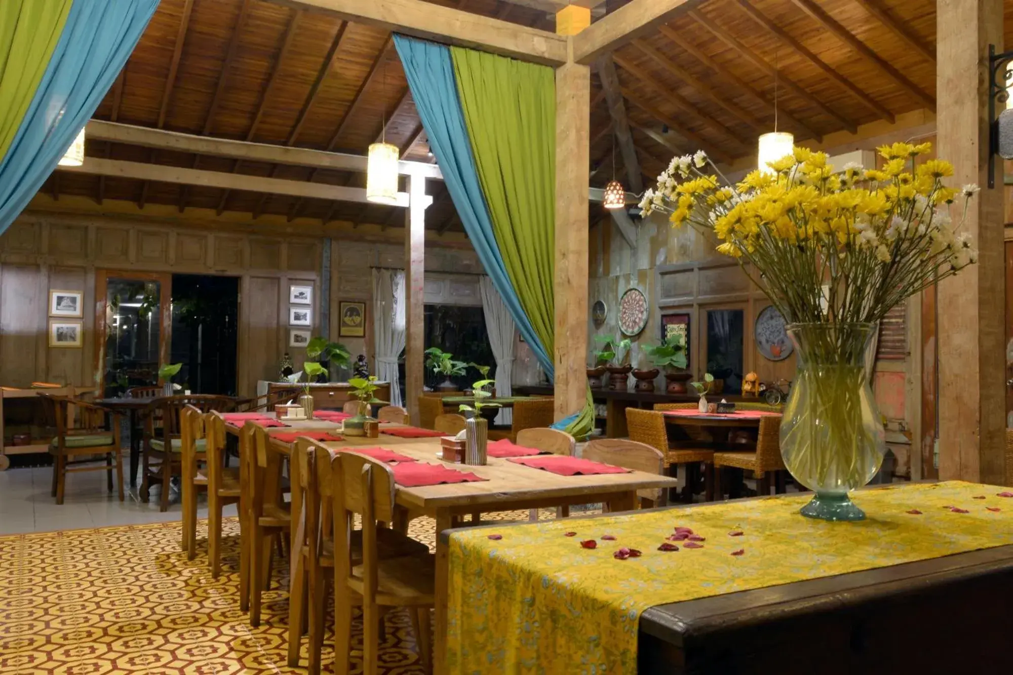 Restaurant/places to eat in Rumah Batu Boutique Hotel Restaurant/places to eat in Rumah Batu Boutique Hotel