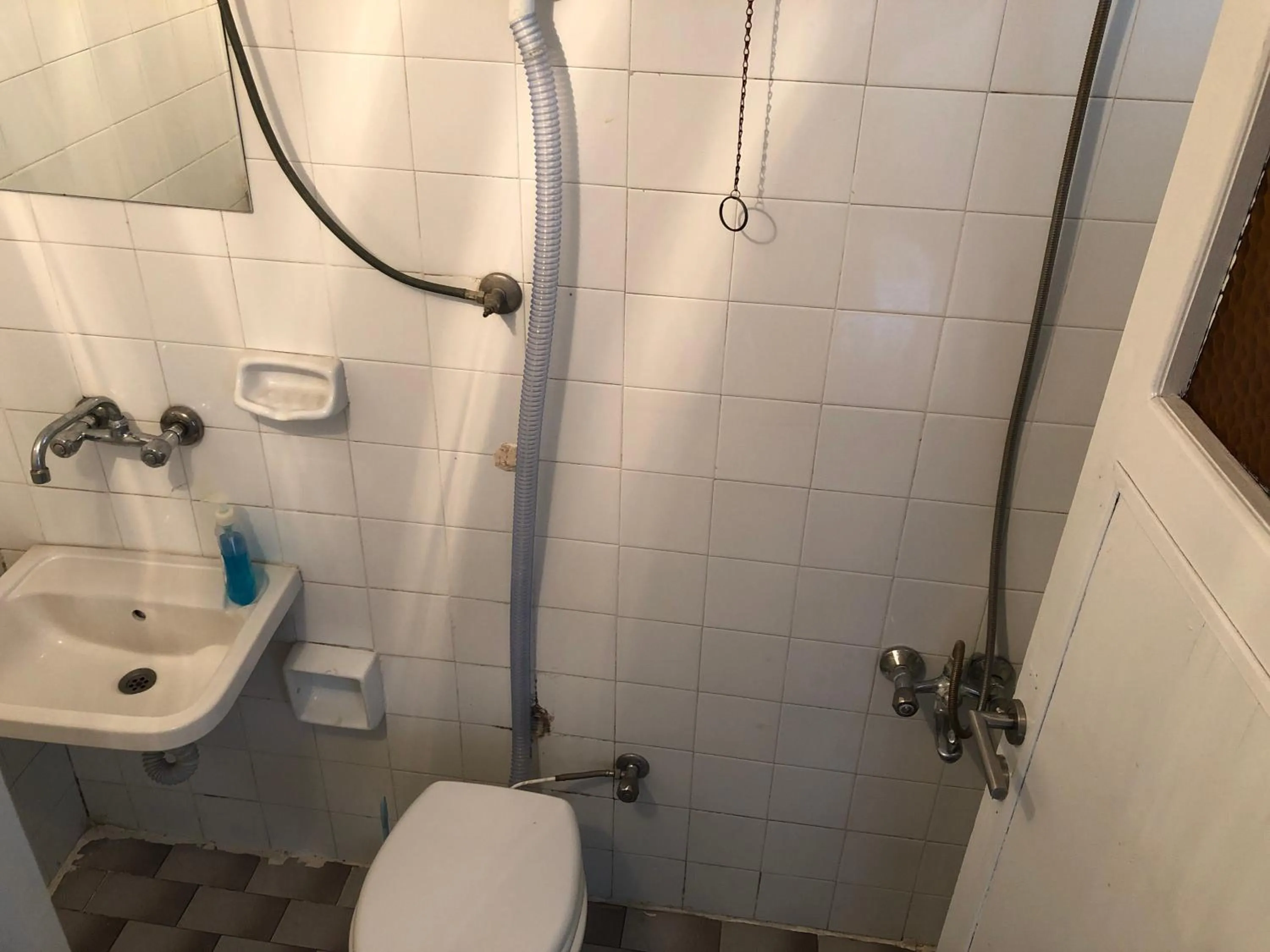 Shower in Ersoy Ak Pansiyon