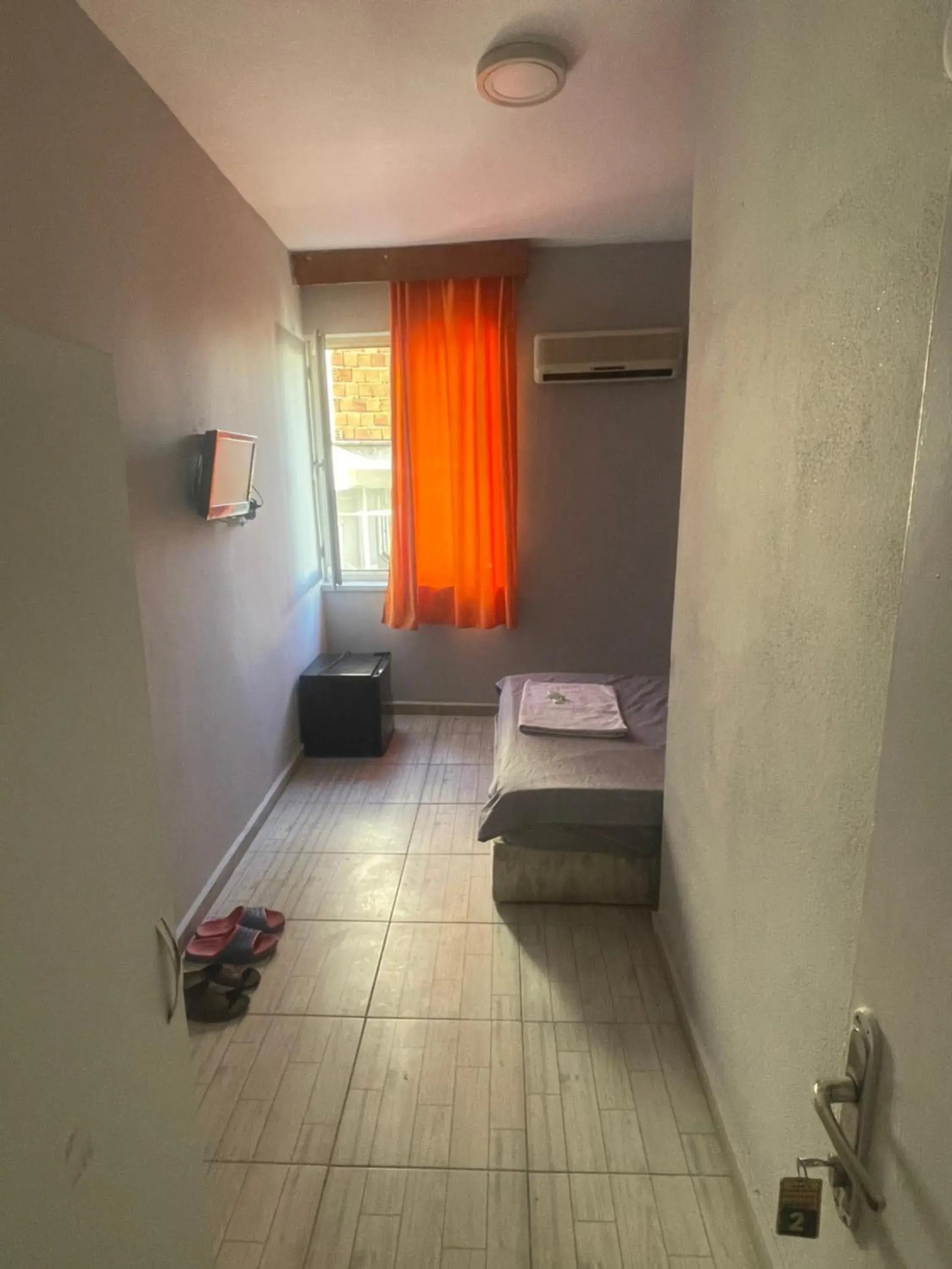 Single Room with Bathroom - single occupancy in Ersoy Ak Pansiyon Single Room with Bathroom - single occupancy in Ersoy Ak Pansiyon