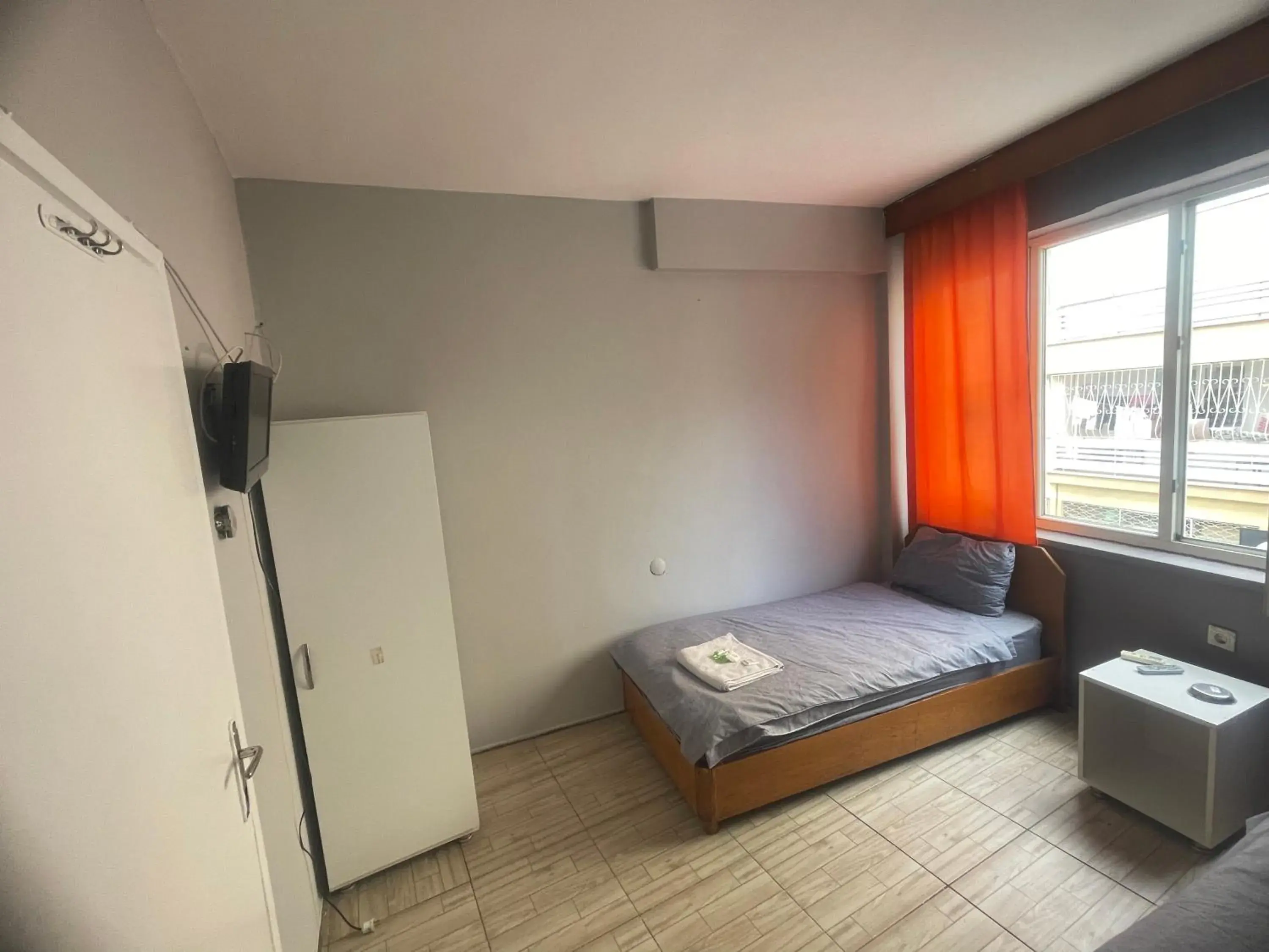 Single Room with Bathroom - single occupancy in Ersoy Ak Pansiyon Single Room with Bathroom - single occupancy in Ersoy Ak Pansiyon