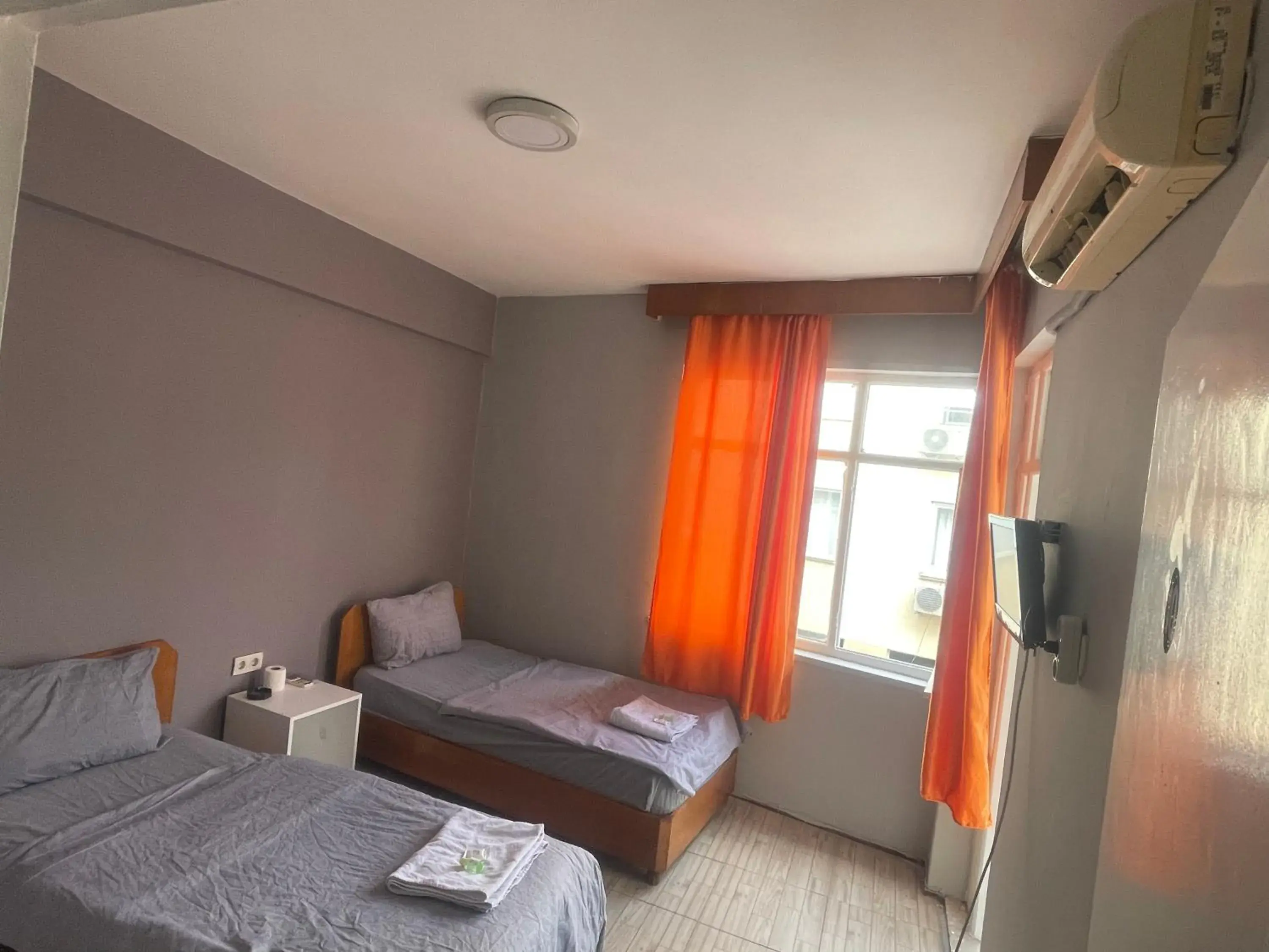 Single Room with Bathroom - single occupancy in Ersoy Ak Pansiyon Single Room with Bathroom - single occupancy in Ersoy Ak Pansiyon