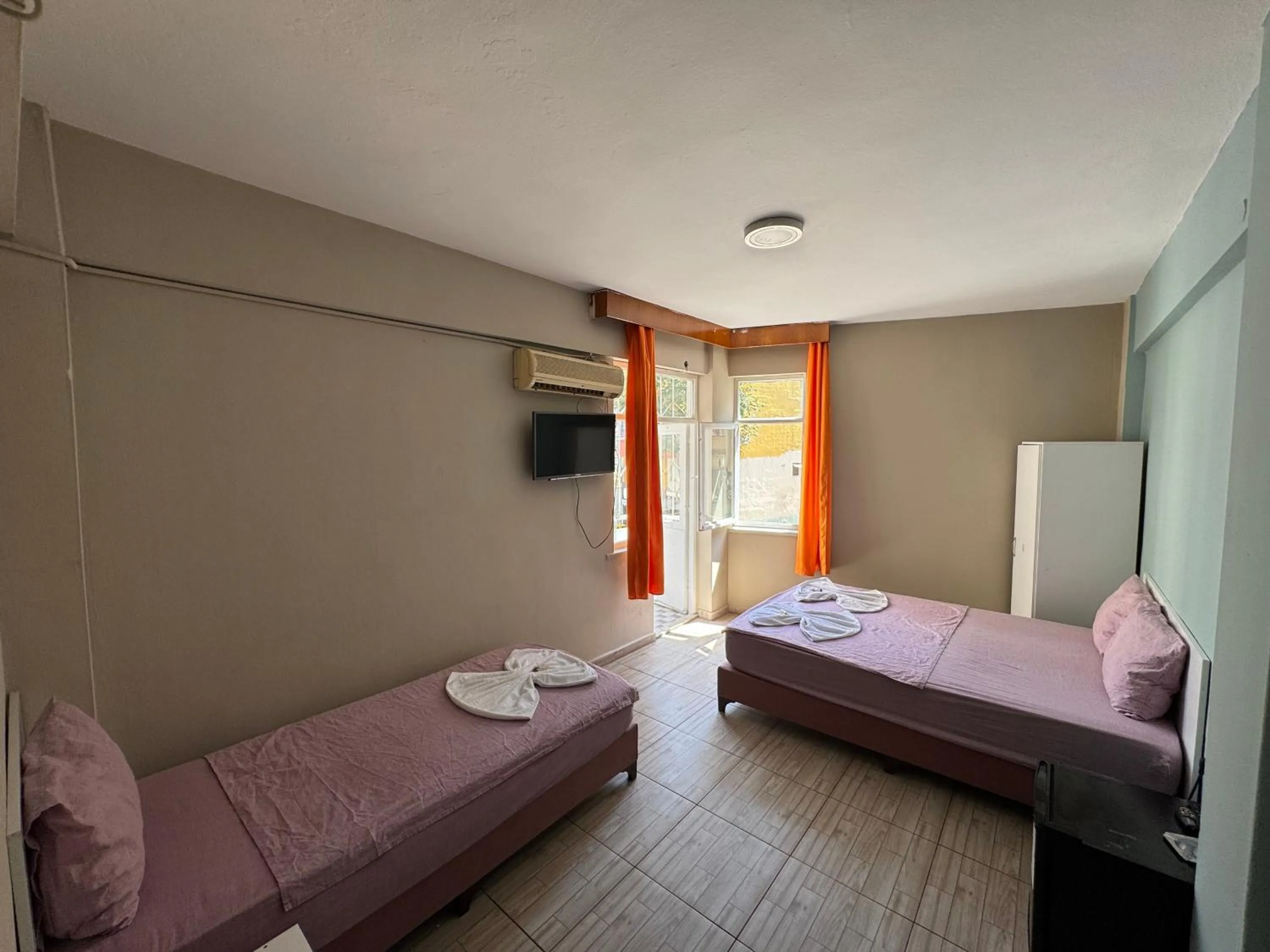 Photo of the whole room, Bed in Ersoy Ak Pansiyon