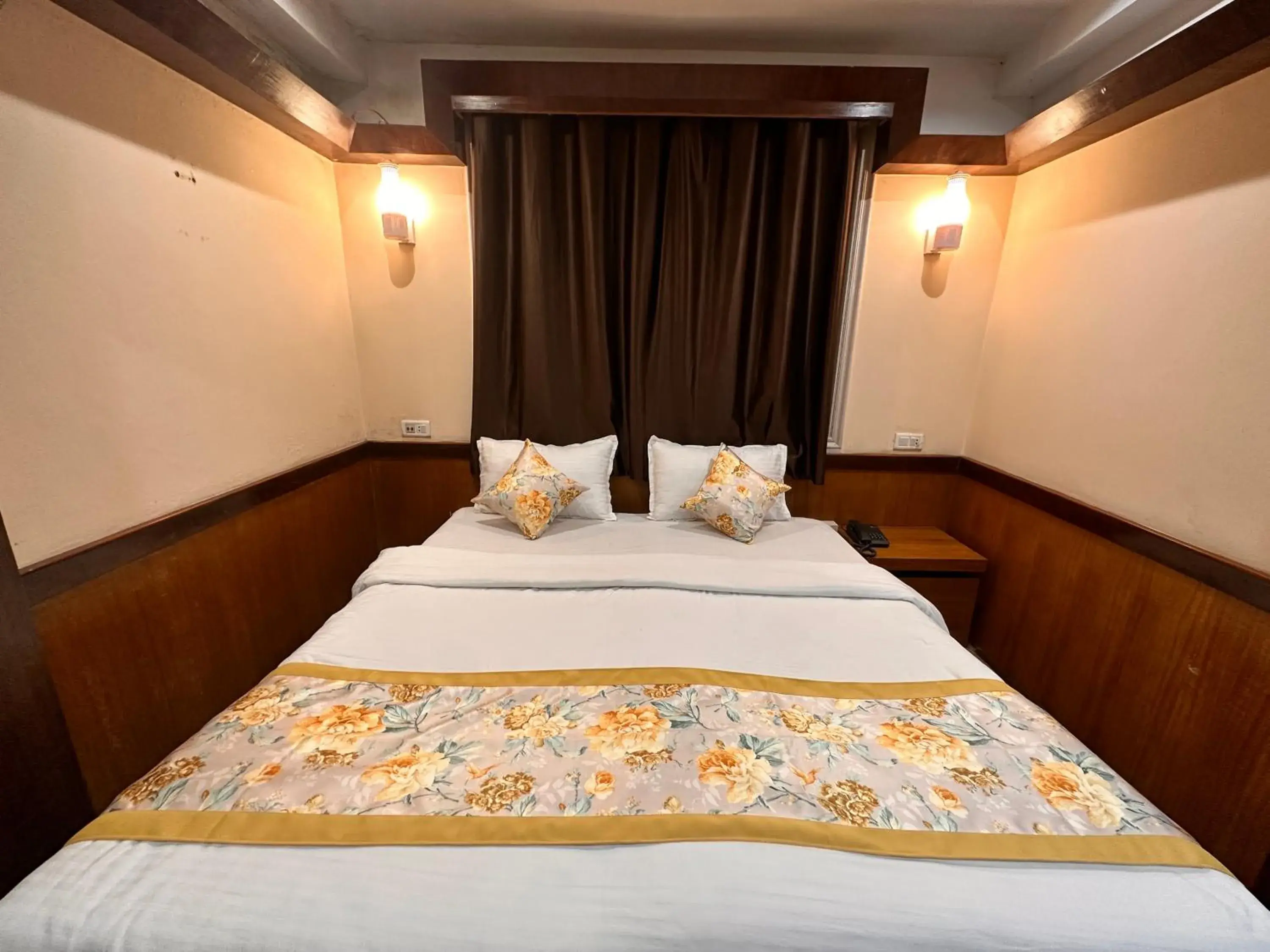Deluxe Room (2 Adults + 1 Child) - single occupancy in Hotel Gajraj Deluxe Room (2 Adults + 1 Child) - single occupancy in Hotel Gajraj