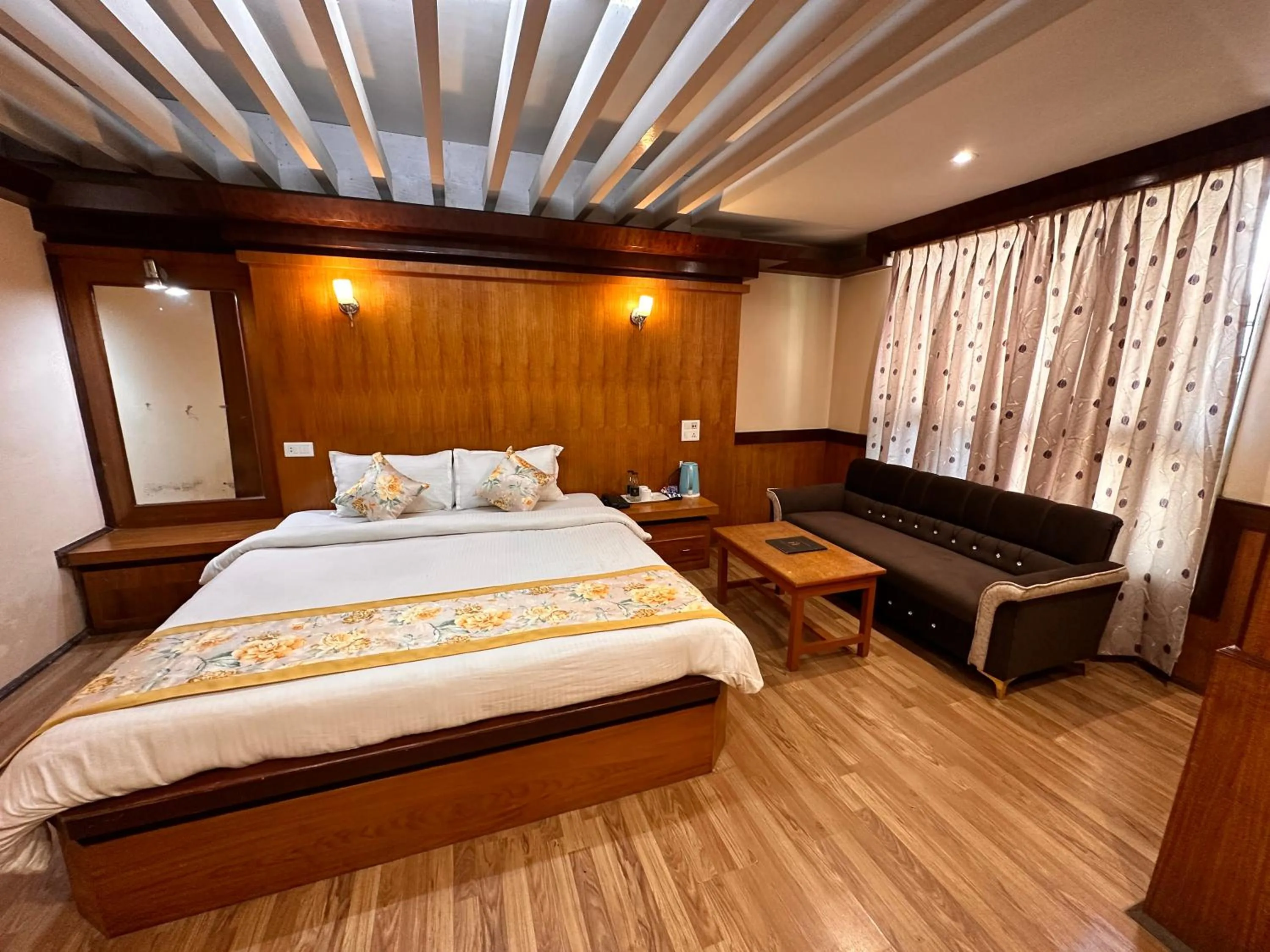 Bed in Hotel Gajraj