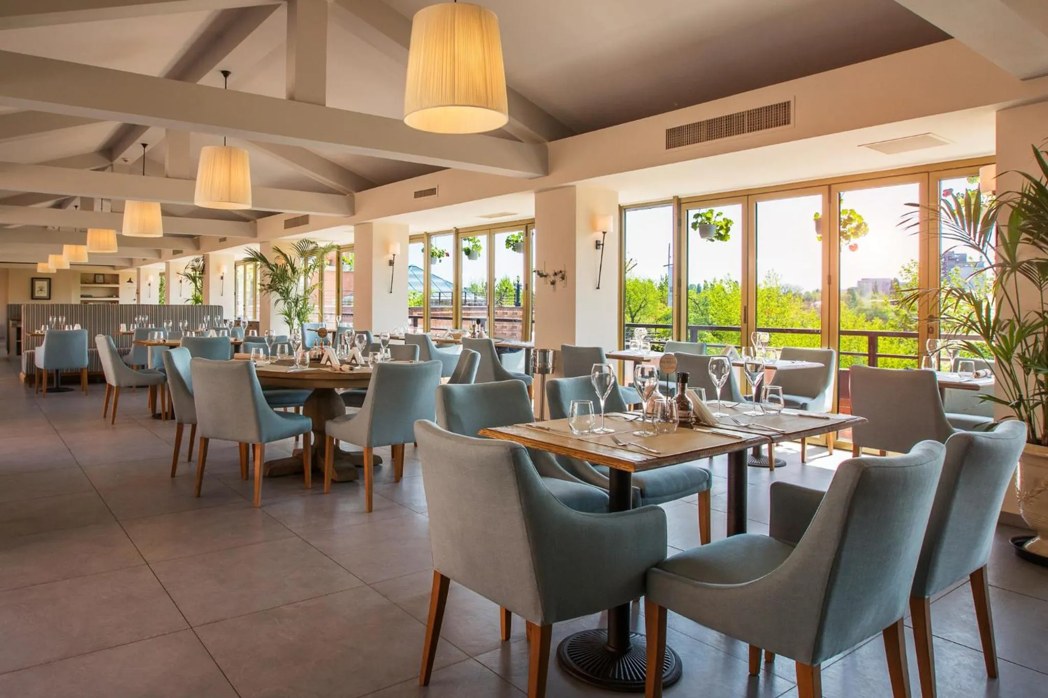 Restaurant/places to eat in Caro Hotel