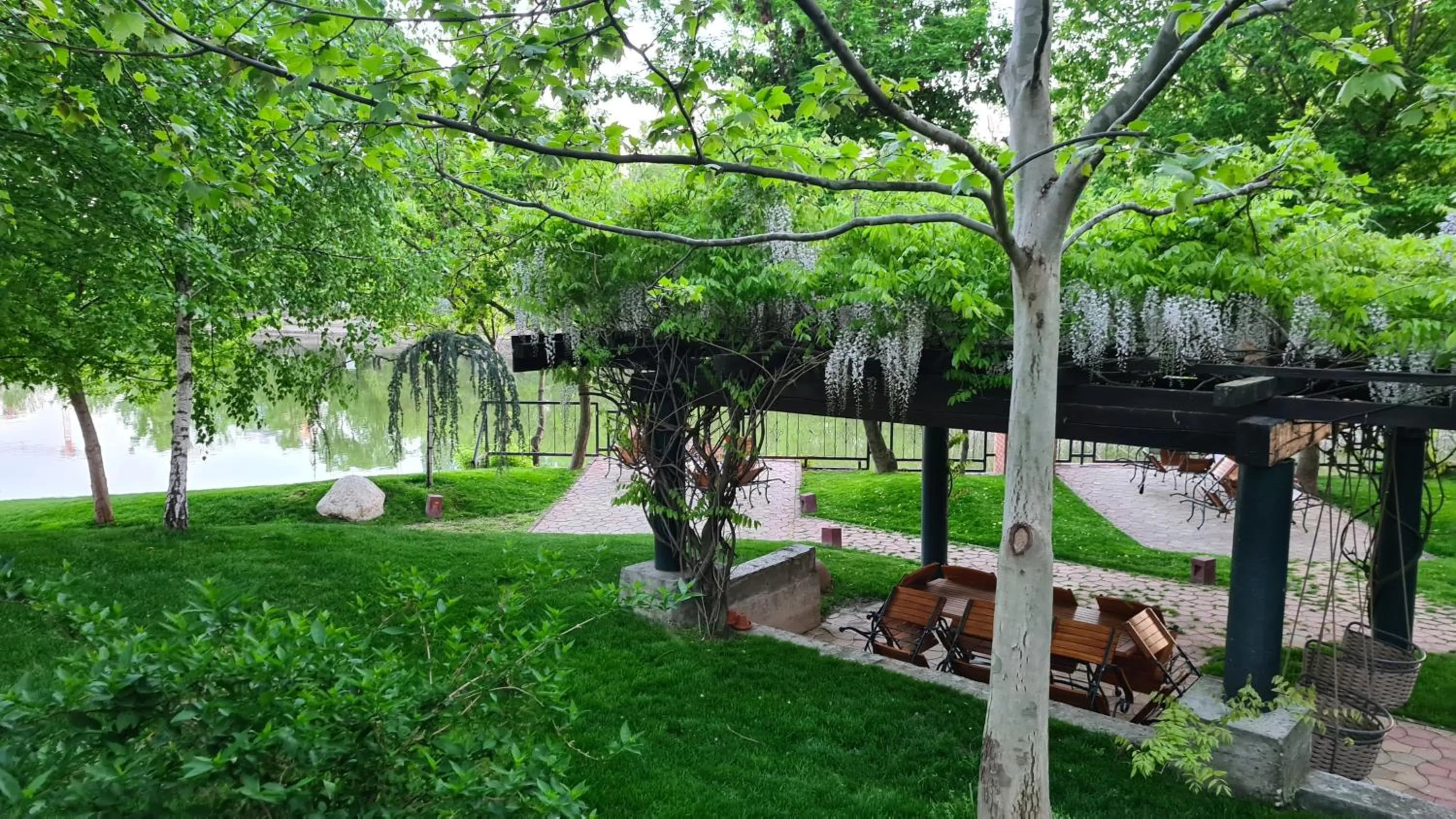 Spring in Caro Hotel