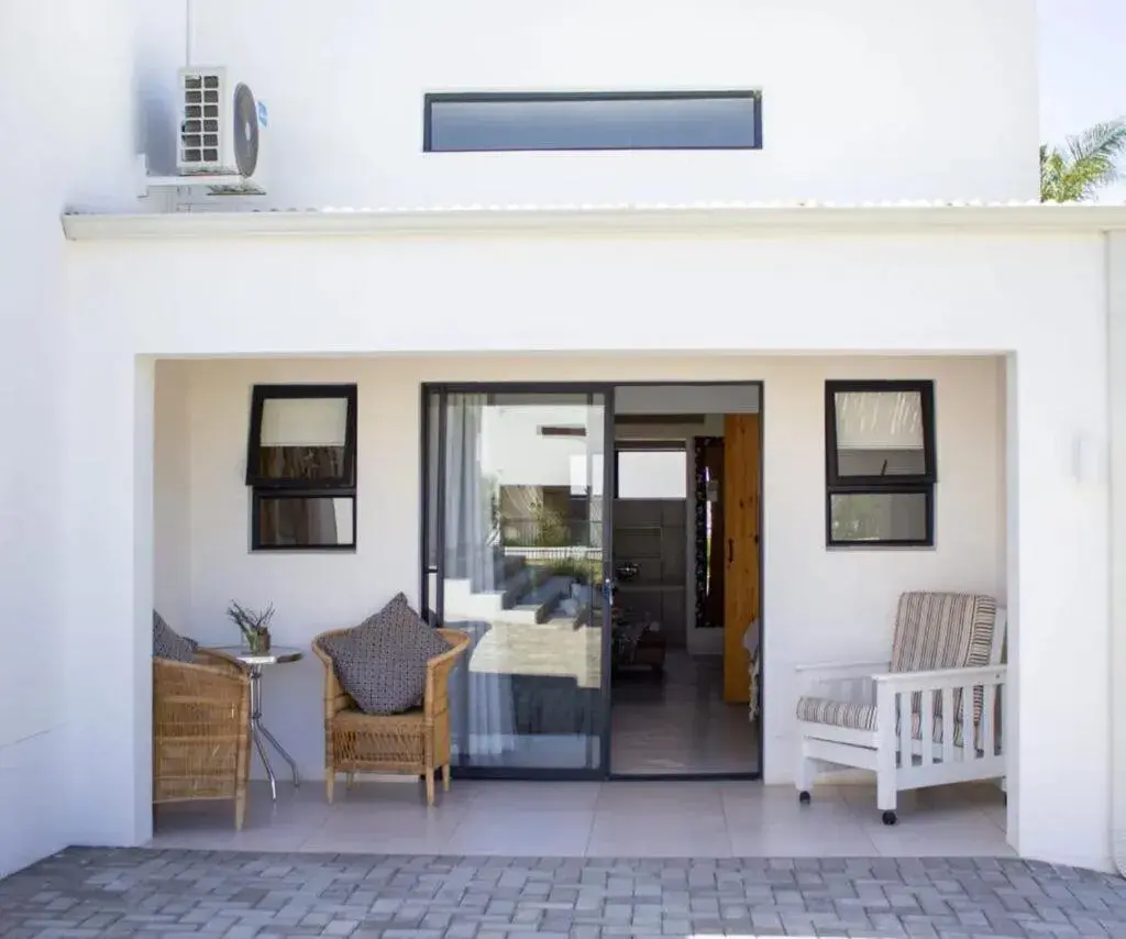 Family Family Room in Karoo Retreat- Self Catering Villas and Guest House Family Family Room in Karoo Retreat- Self Catering Villas and Guest House