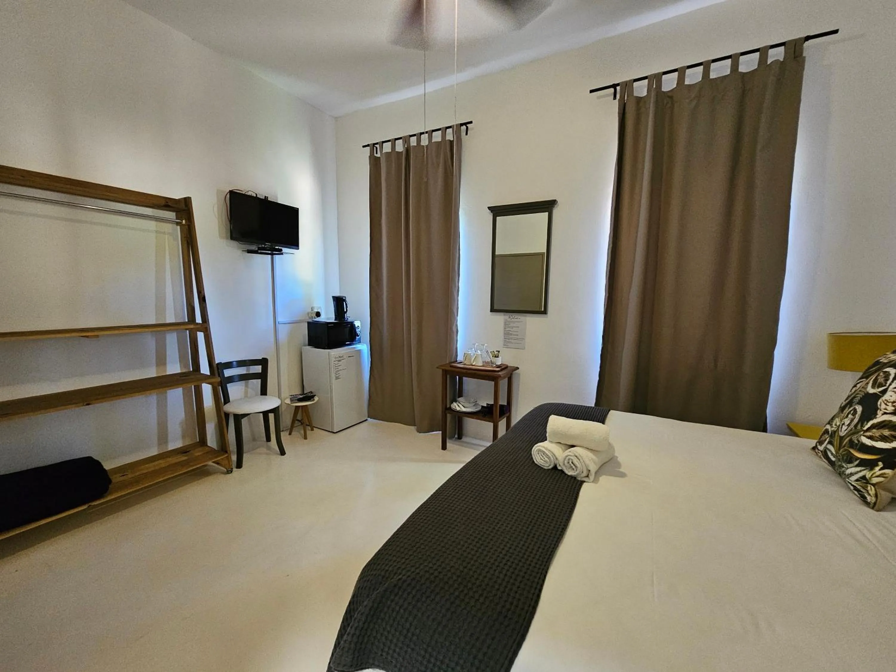 Photo of the whole room, Bed in Karoo Retreat- Self Catering Villas and Guest House