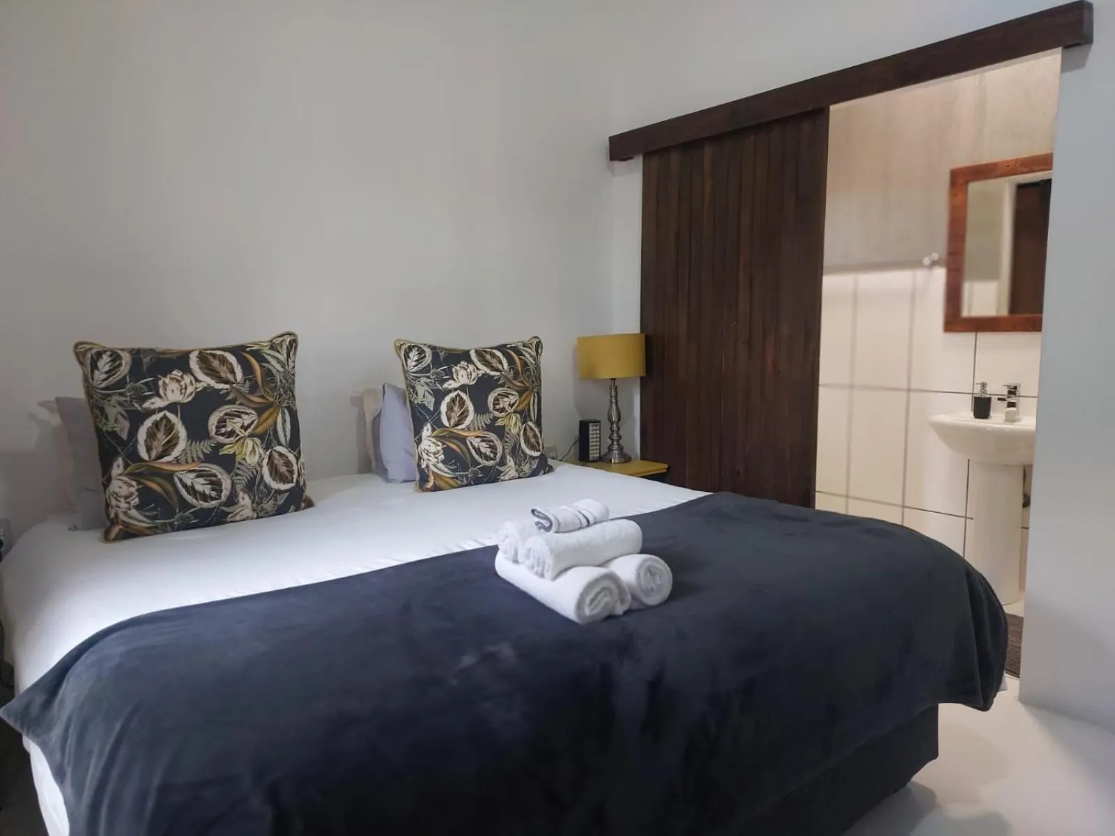 Bedroom, Bed in Karoo Retreat- Self Catering Villas and Guest House