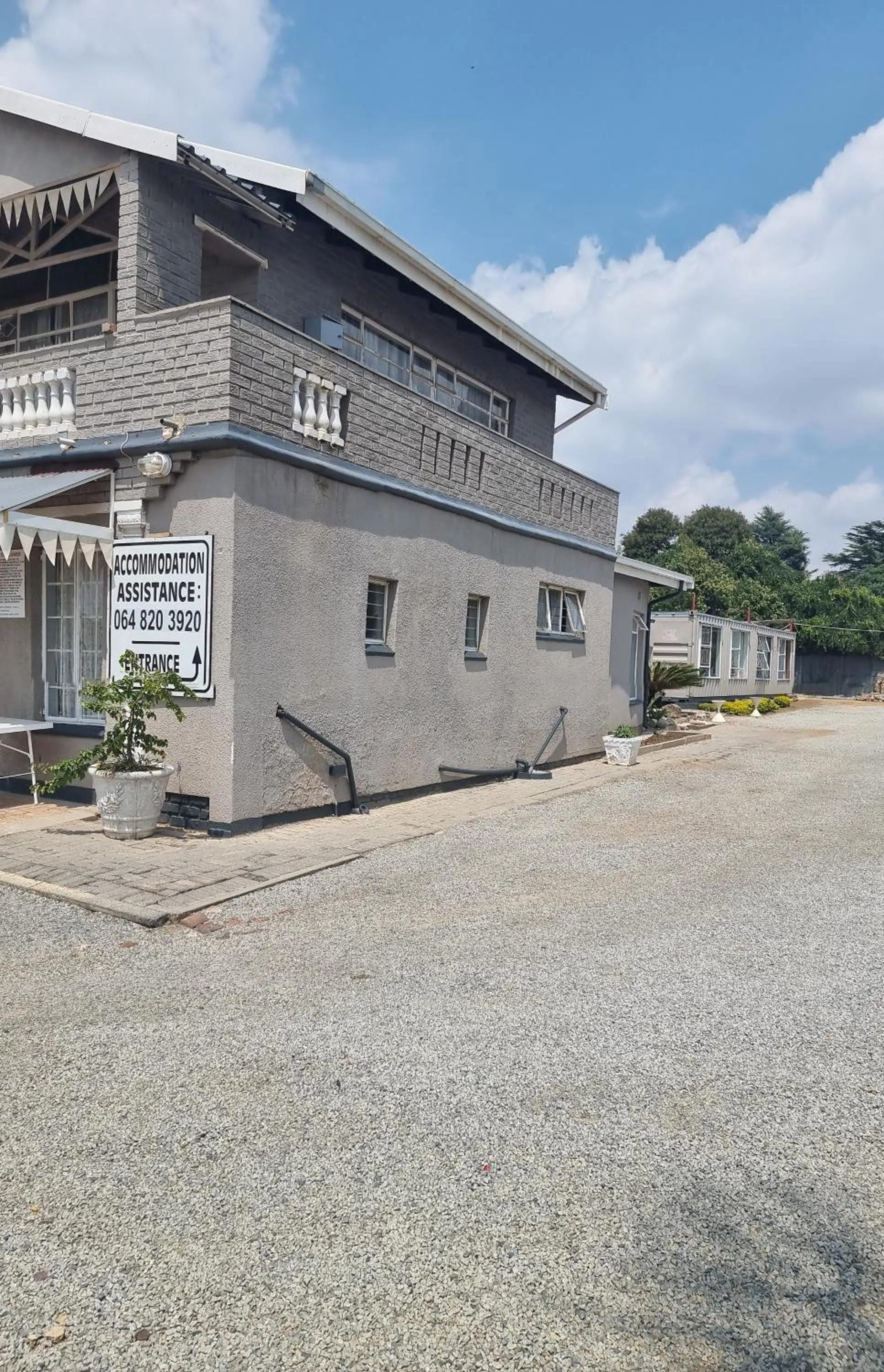 Stay at Home Airport Lodge