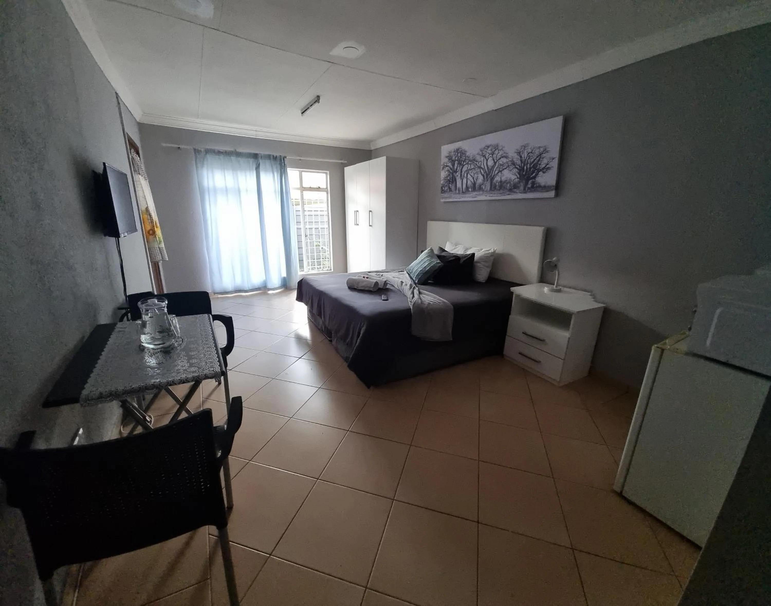 Stay at Home Airport Lodge