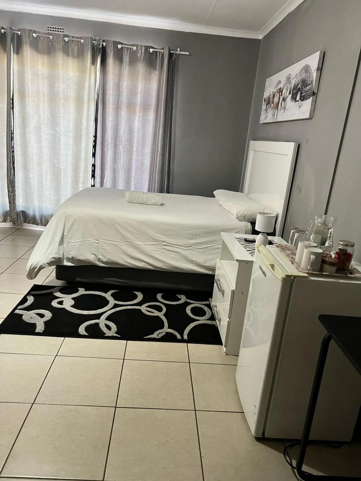 Bed in Stay at Home Airport Lodge