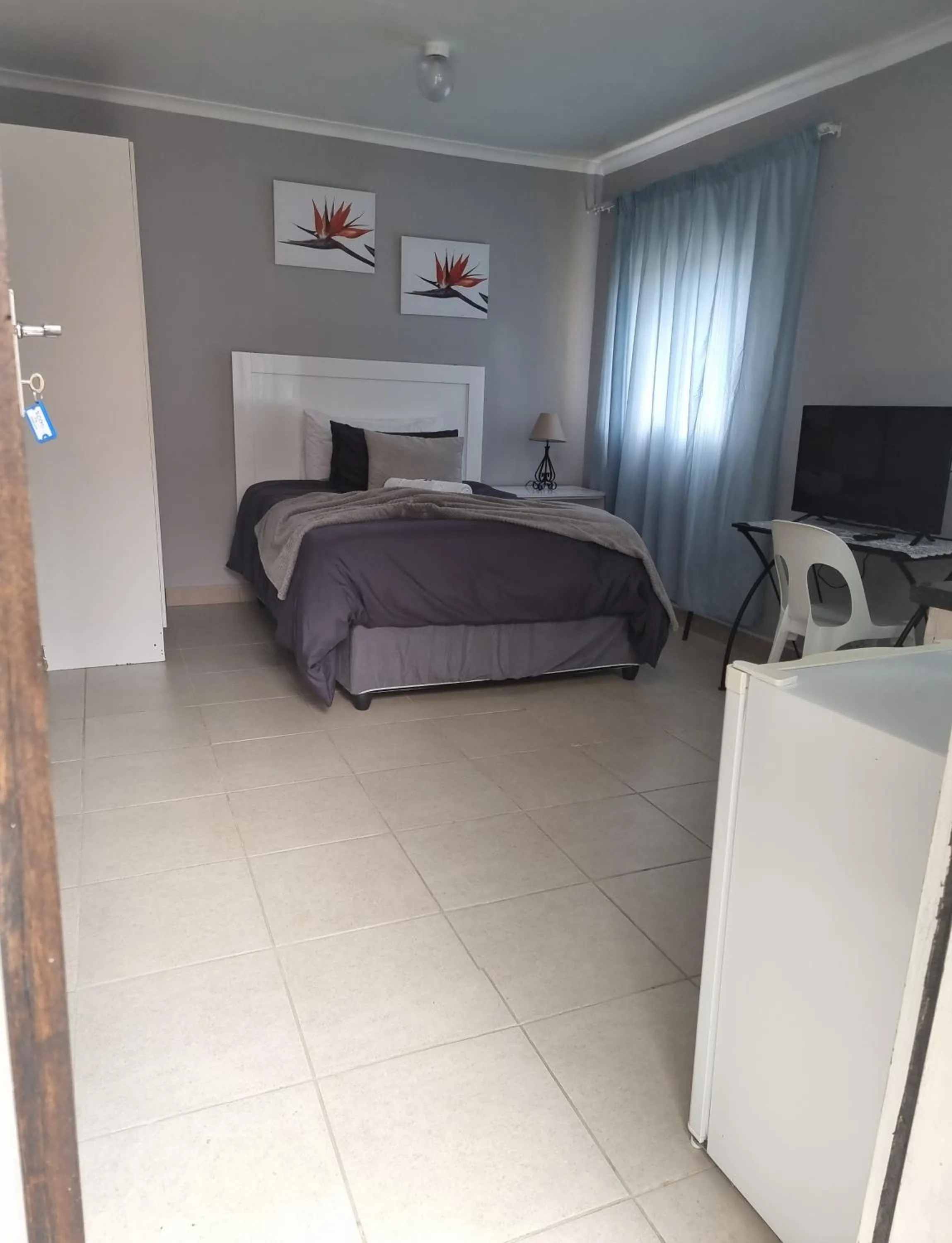 Bed in Stay at Home Airport Lodge