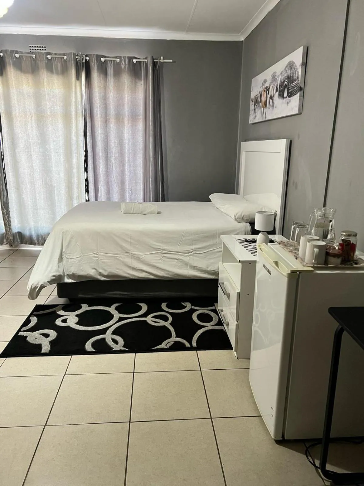 Bed in Stay at Home Airport Lodge