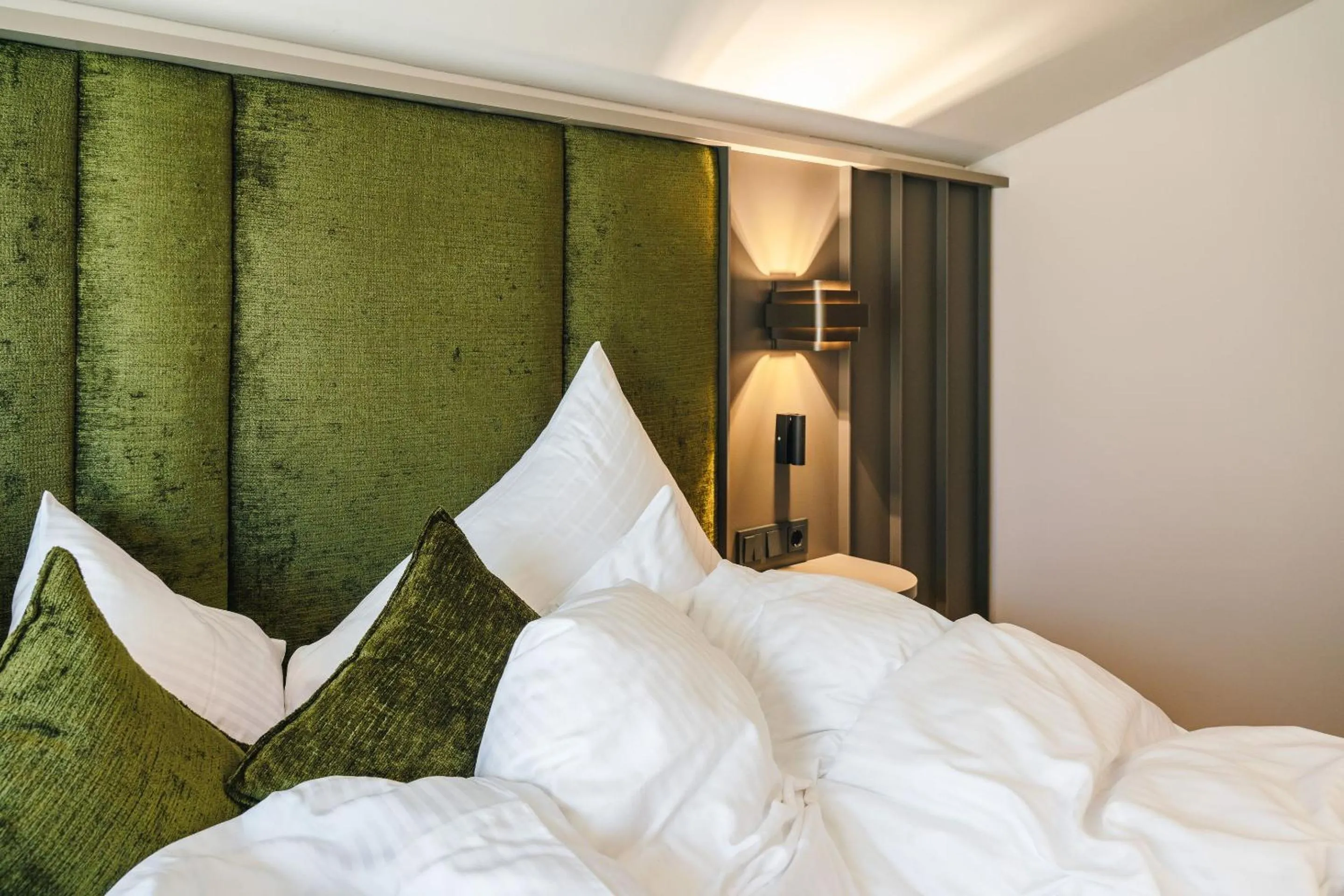 Bed in ARPURIA l 4 Star Superior l Adults Only