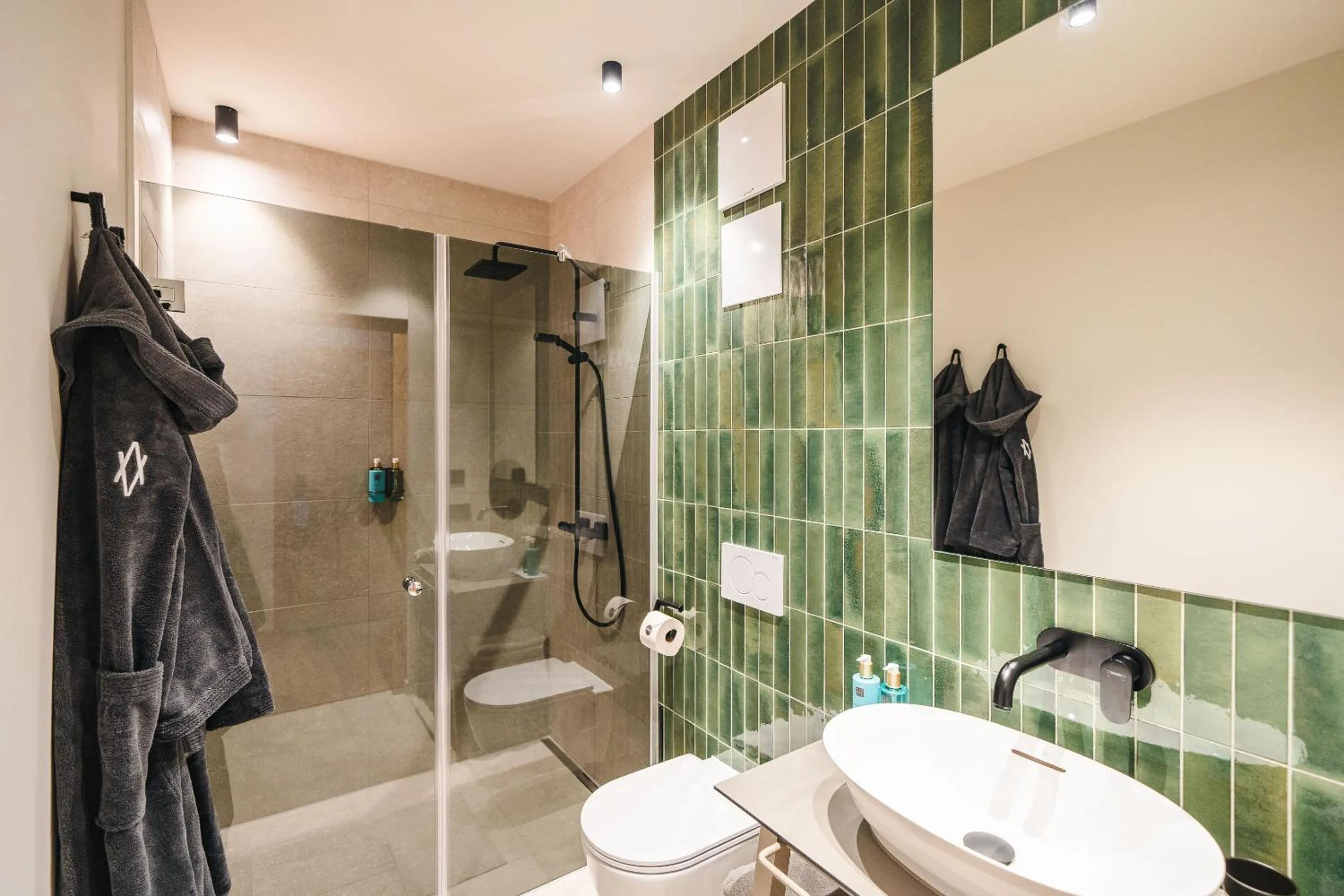 Shower in ARPURIA l 4 Star Superior l Adults Only